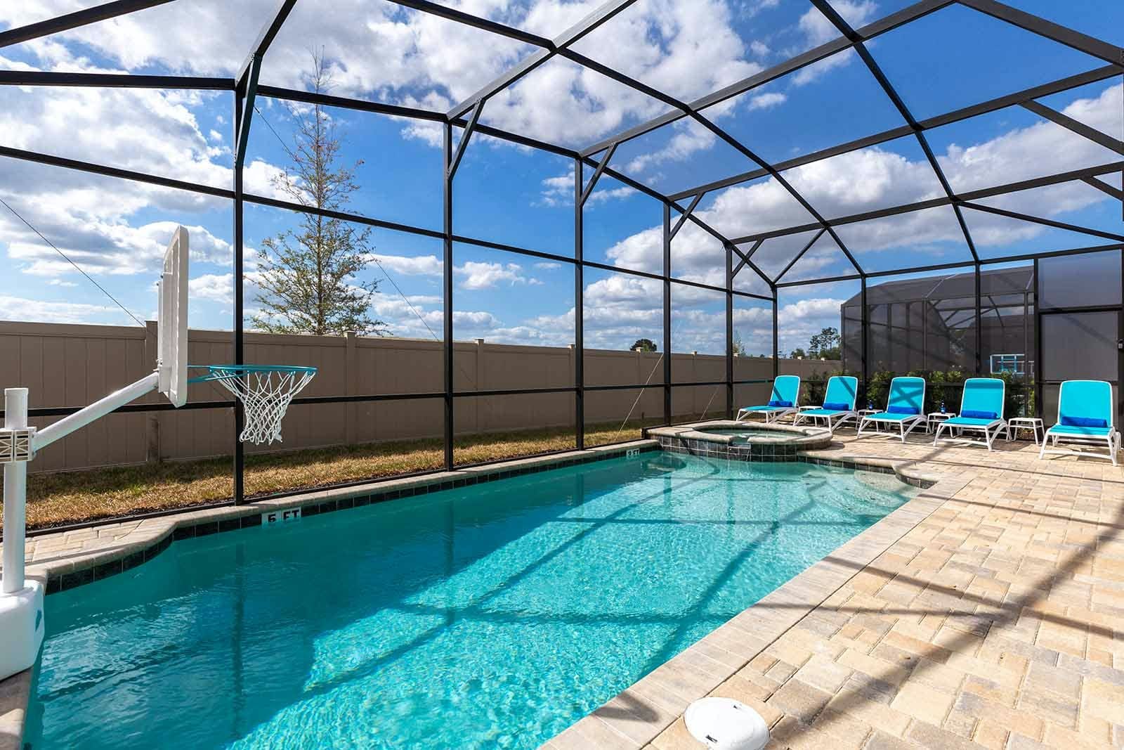 Villa Gloaming Boggy Florida: Luxury 8-Bedroom Villa with Private Pool and Hot Tub, Osceola County