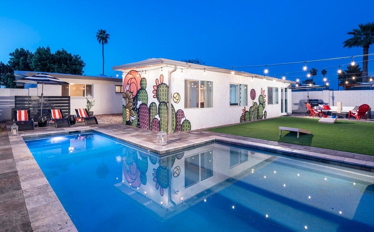 Villa Sahuaro Scottsdale: Luxury 5-Bedroom Villa with Heated Pool and Hot Tub, Scottsdale