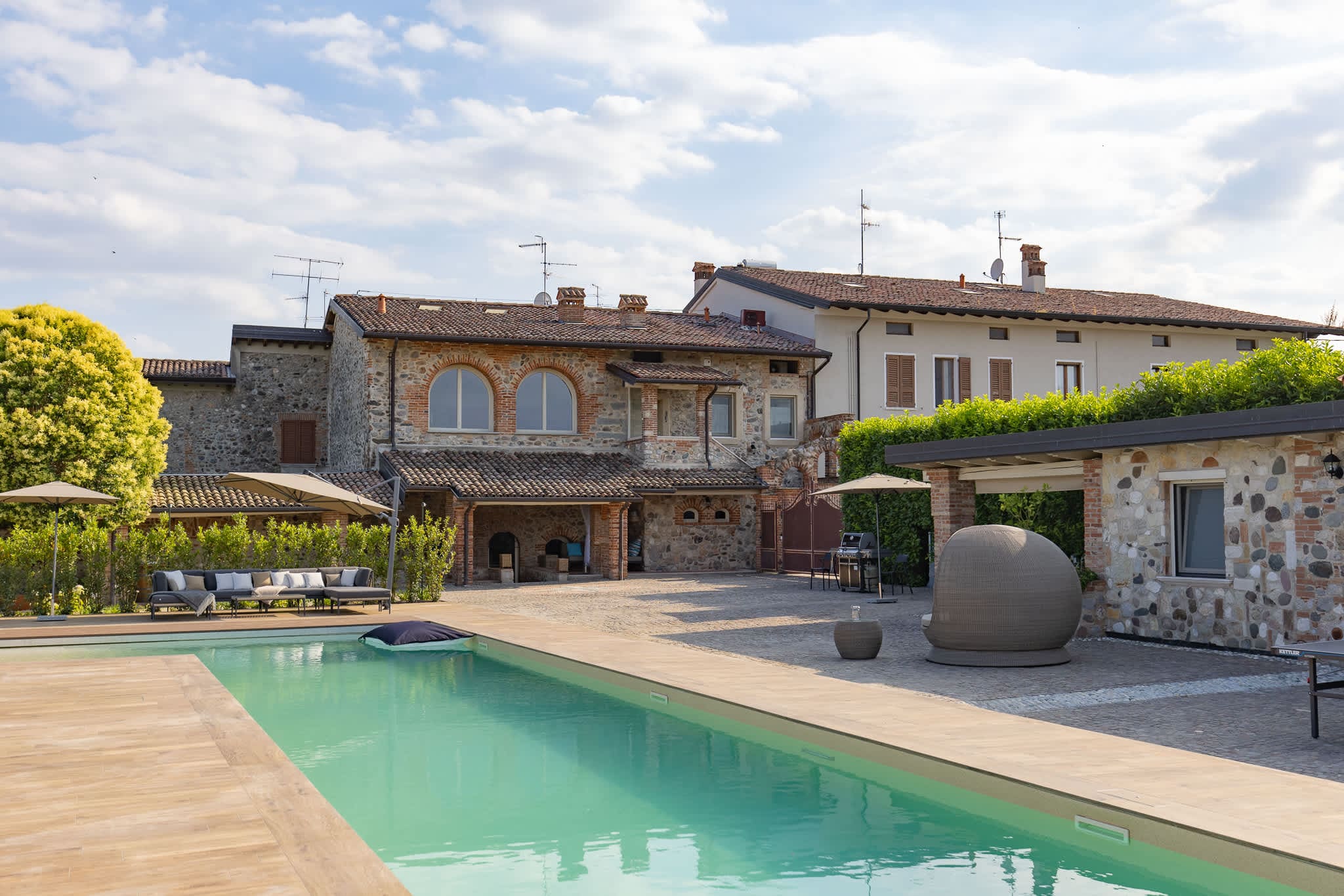Villa Ceruleo Borgo Milano Verona: Charming 3-Bedroom Villa with Pool in Verona