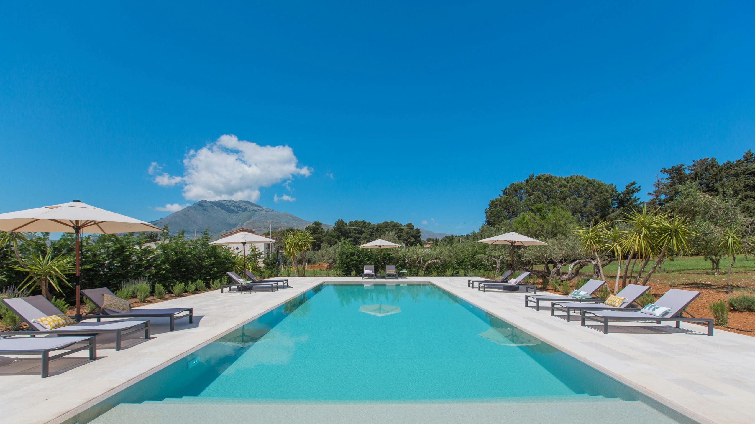 Villa Alba Piraino Trapani: 7-Bedroom Luxury Villa with Seaview and Pool, Trapani