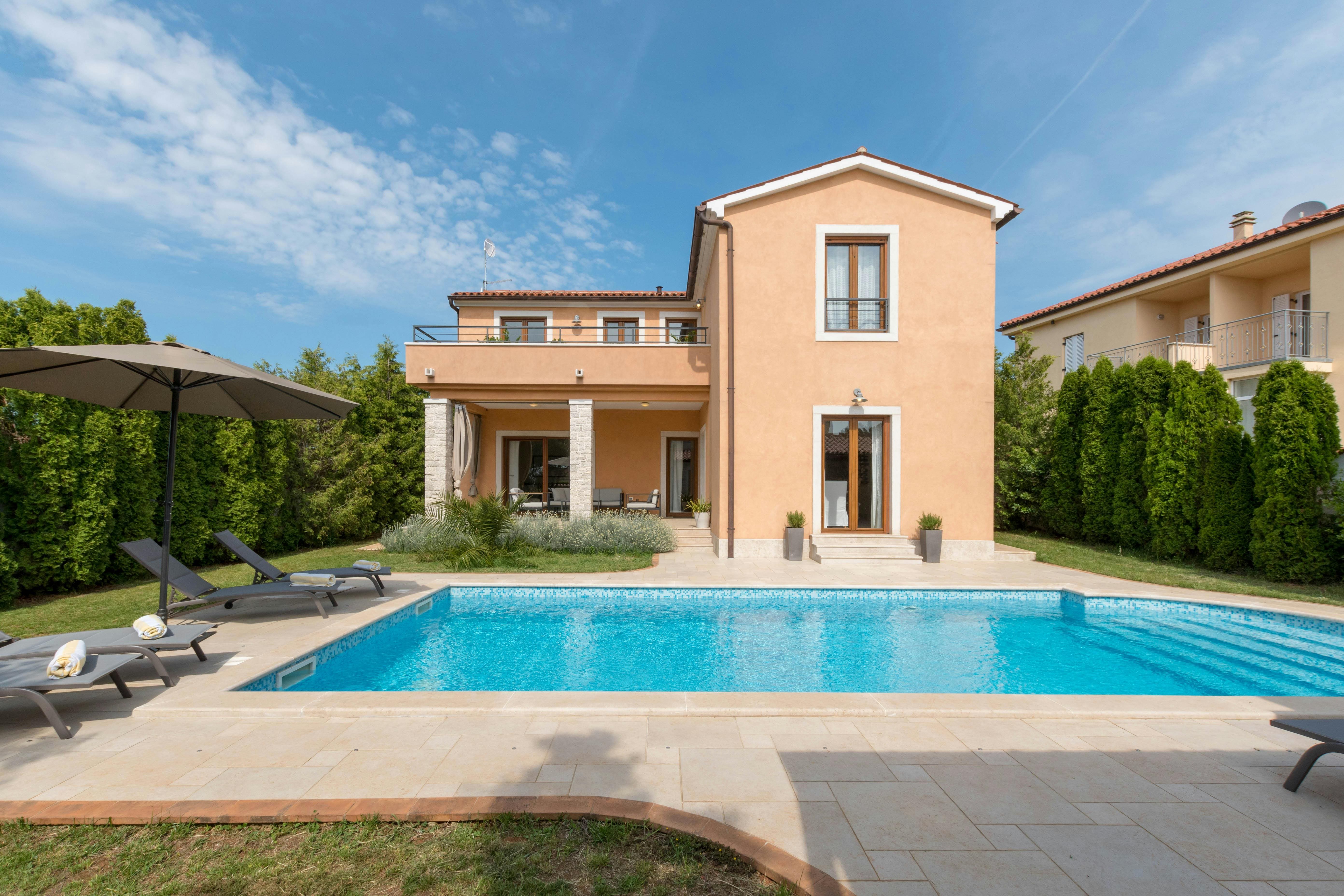 Villa Šćuka Peruski: Luxury 3-Bedroom Villa with Private Pool and Sea Views, Istria