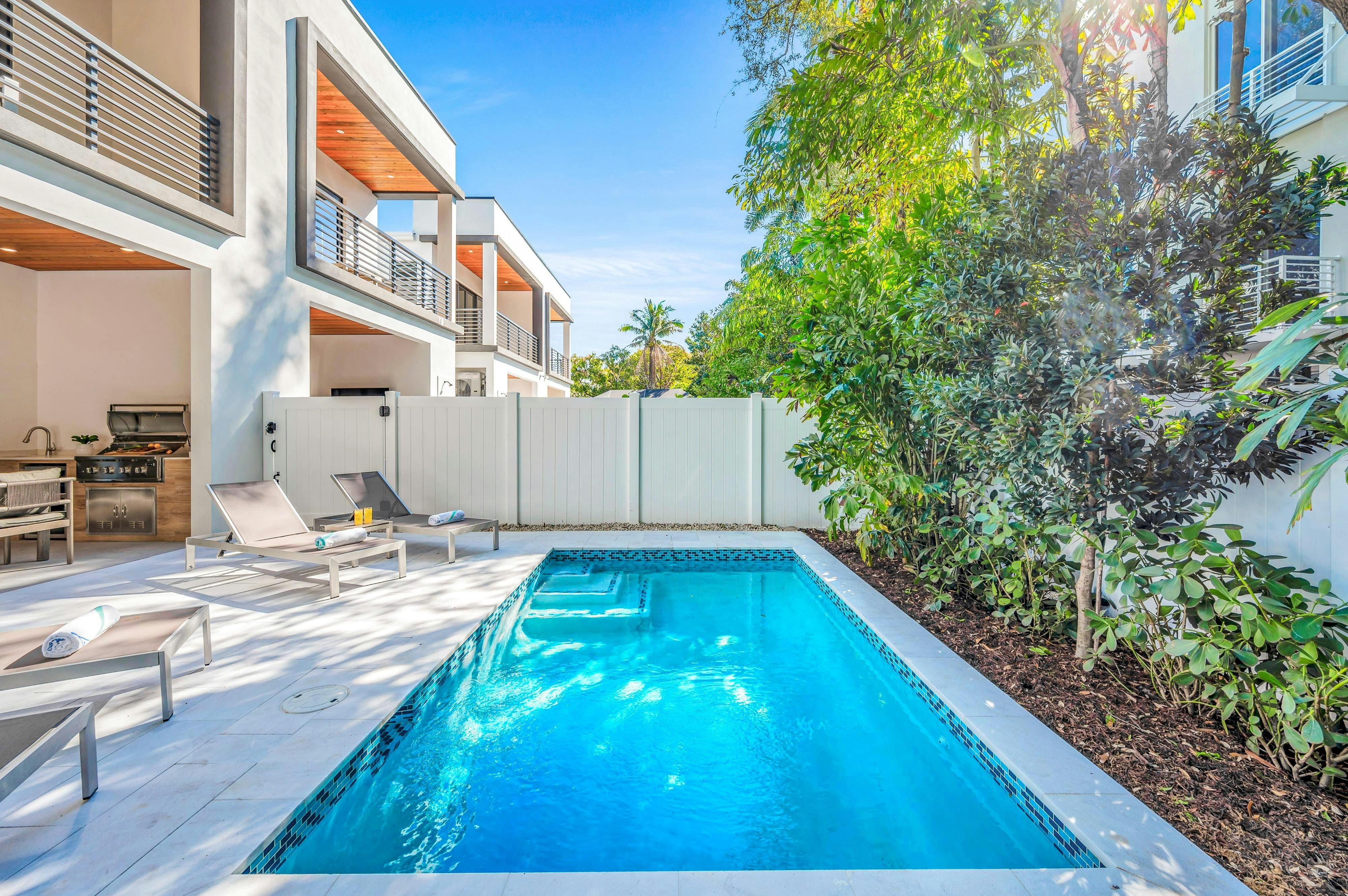 Villa Seminole Fort Lauderdale: Luxury 5-Bedroom Villa with Private Pool and Seaviews, Fort Lauderdale