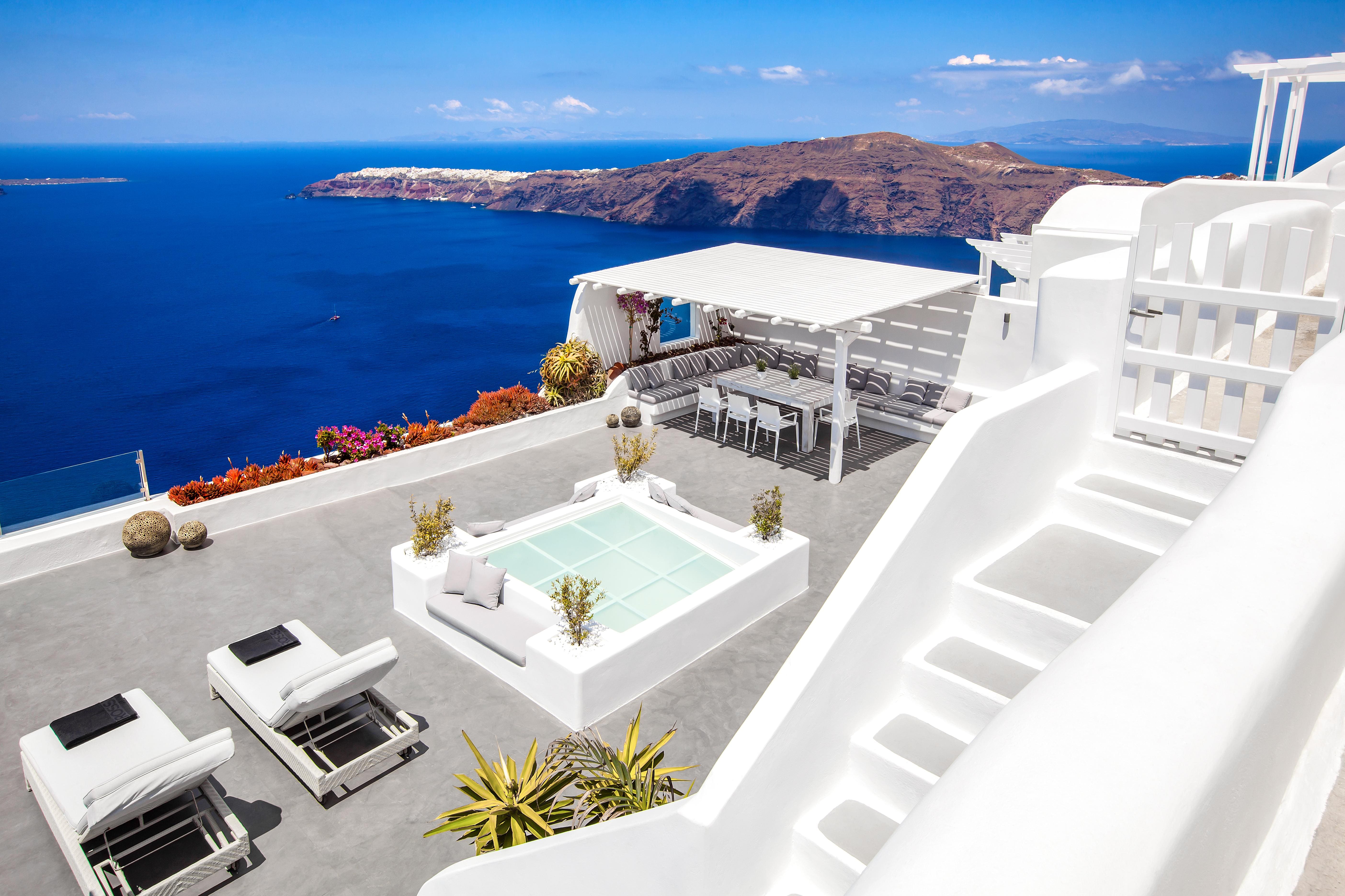 Villa Skaros Imerovigli: Spacious 5-Bedroom Apartment with Stunning Seaviews, Santorini