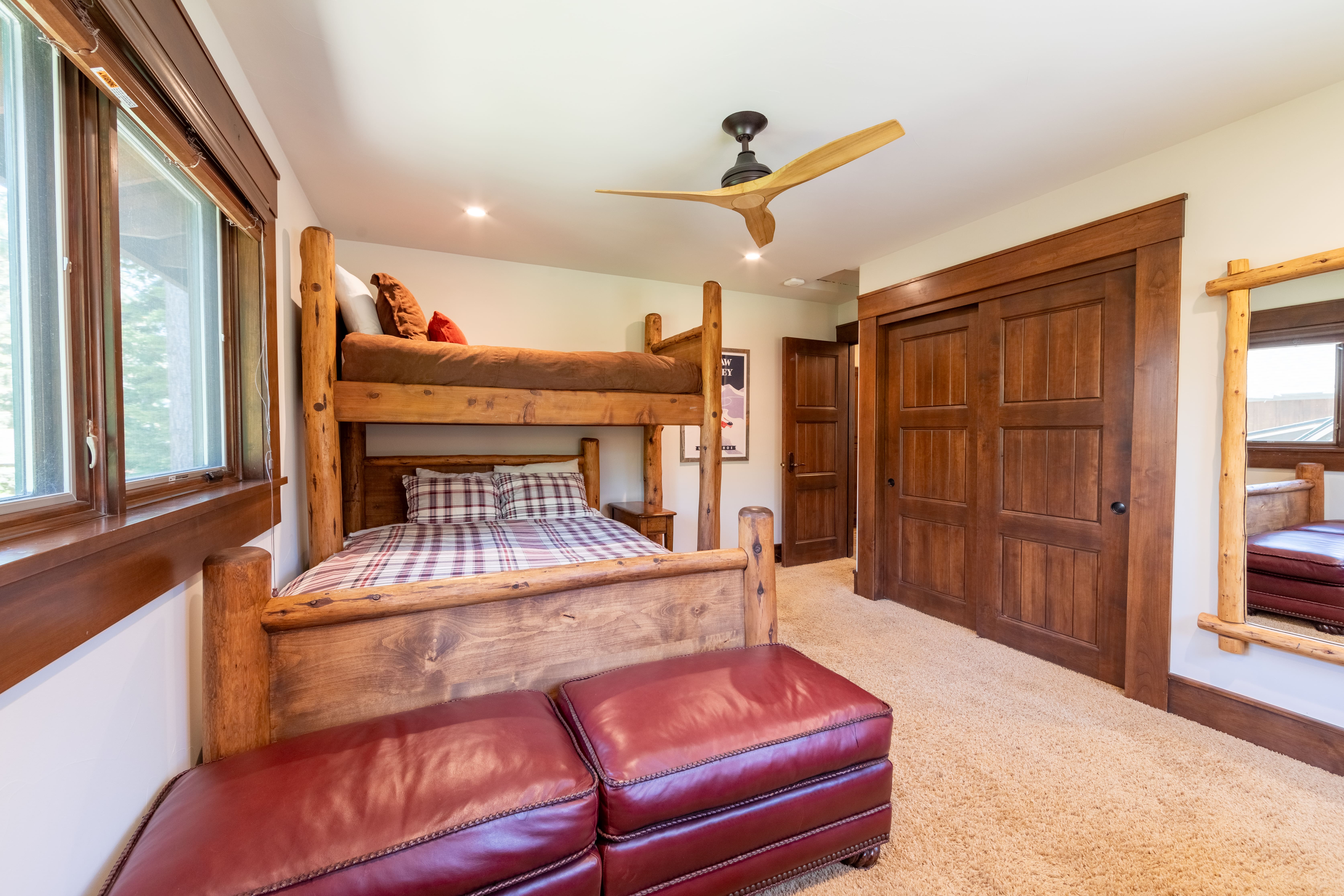Villa Tallac Tahoe: Luxury 4-Bedroom Villa with Lake Views and Family-Friendly Amenities, Lake Tahoe