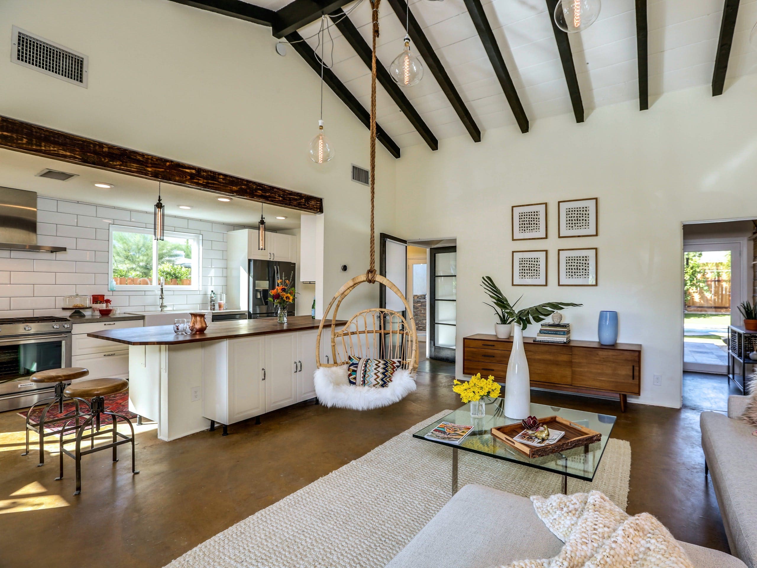 Villa Tamarisk CathedralCity: Luxury 2-Bedroom Villa with Private Pool and Hot Tub, Cathedral City
