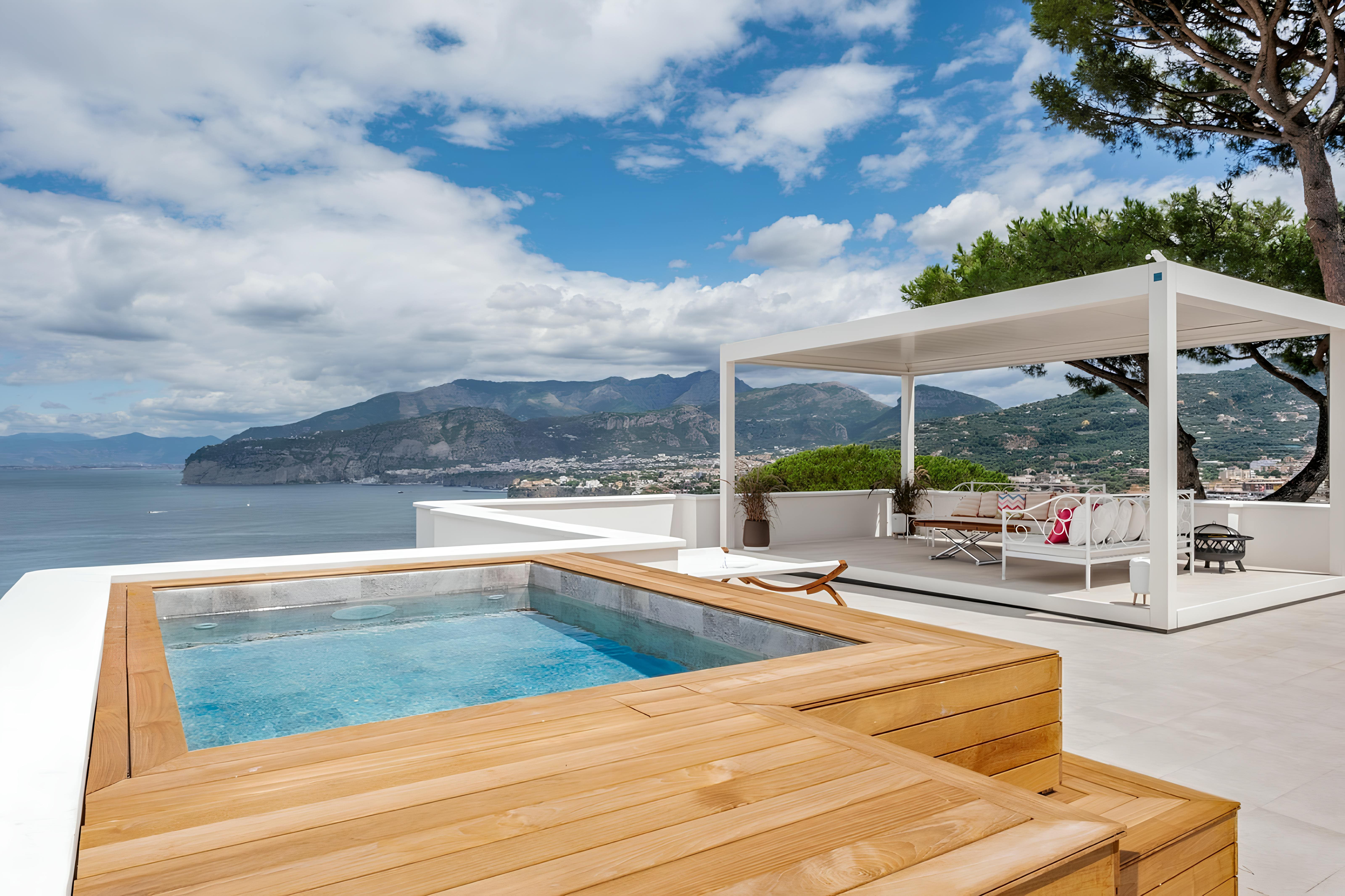 Villa Tasso Sorrento: Luxury 7-Bedroom Villa with Hot Tub and Sea Views, Sorrento
