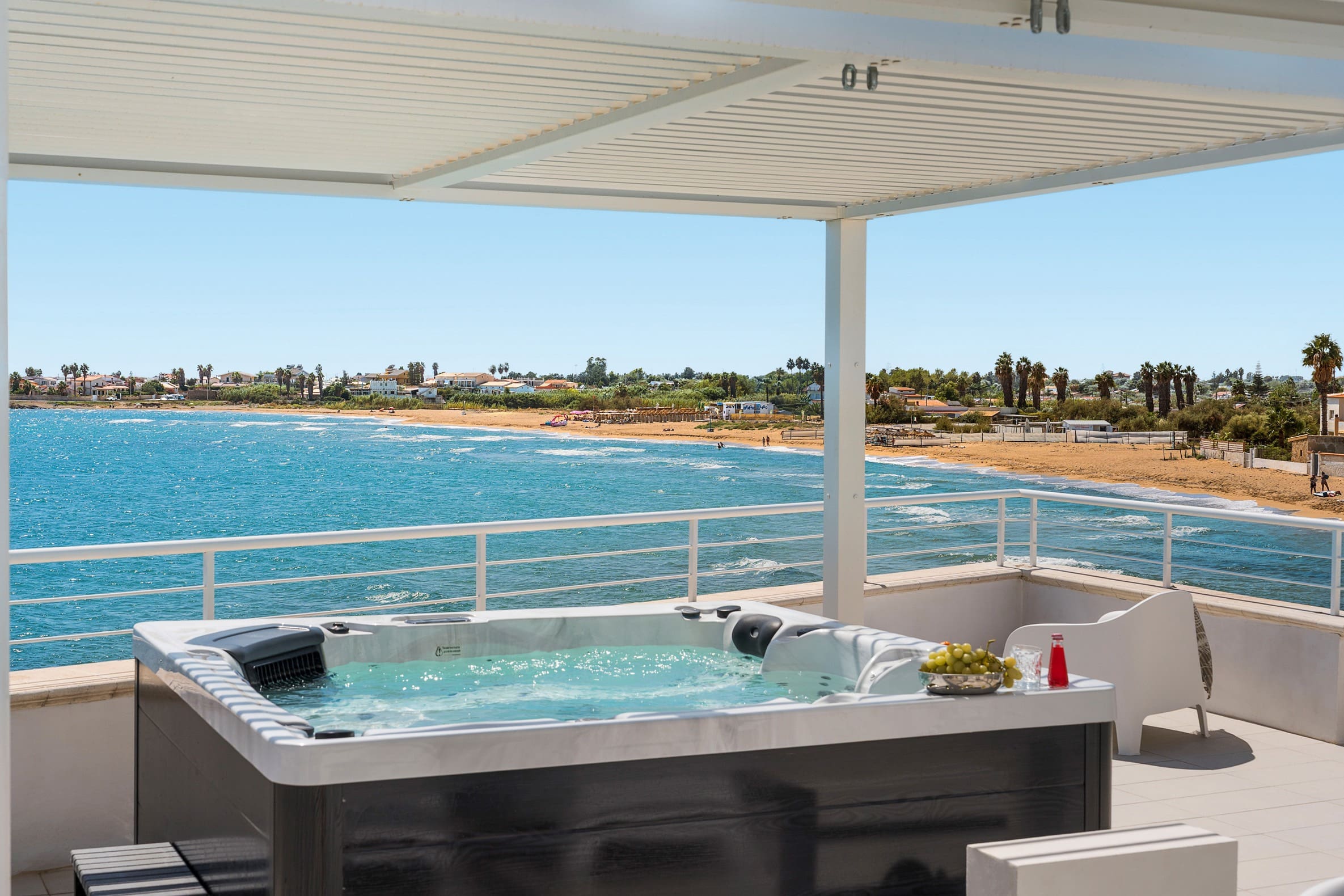 Villa Vendicari Noto: Luxury 3-Bedroom Villa with Seaview and Beachfront, Val di Noto