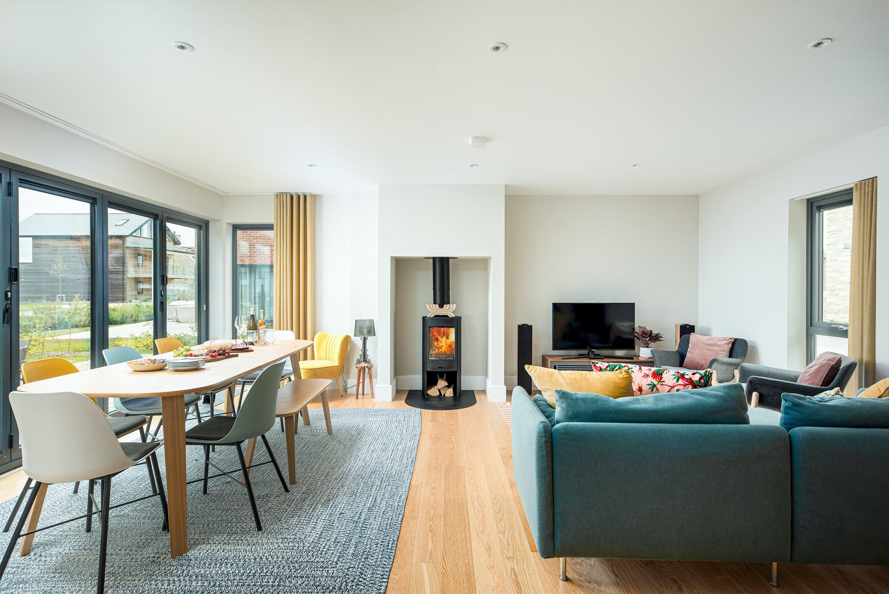 Villa Weybarrow Weymouth: Spacious 4-Bedroom Apartment with Tennis Court and Lake Views, Weymouth