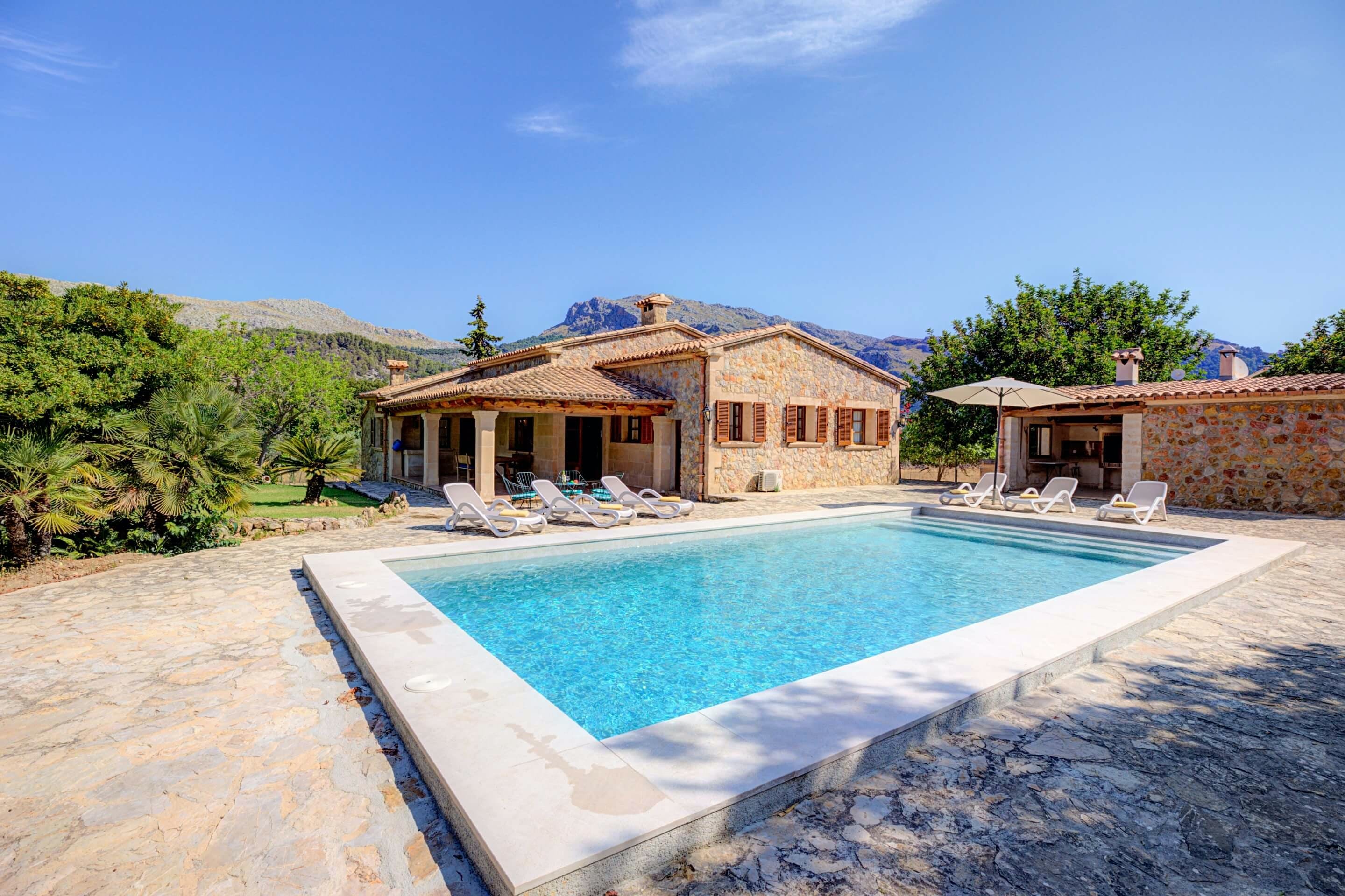 Villa Xoriguer Pollença: Luxury 3-Bedroom Villa with Private Pool and Sea Views, Pollença