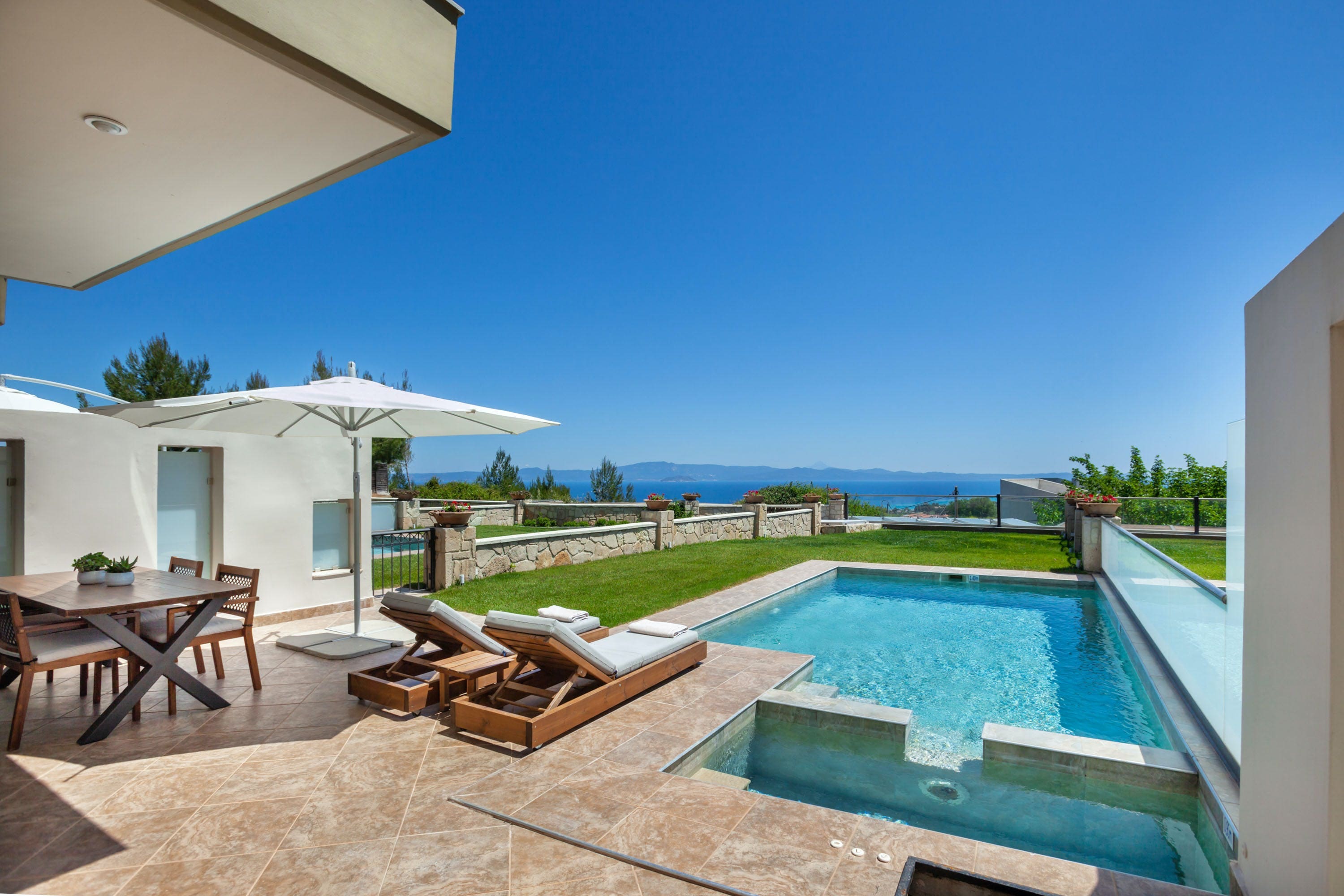 Villa Xylia Kassandreia: Charming 2-Bedroom Apartment Rental with Pool and Seaview, Kassandreia