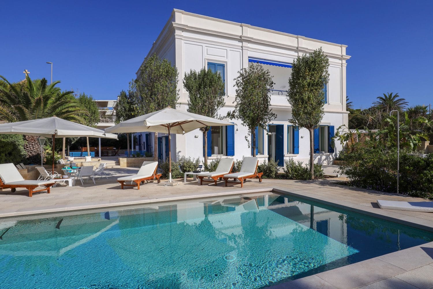 Villa Zaffiro Arnesano Lecce: 5-Bedroom Sea View Villa with Spa in Historic Puglia, Lecce
