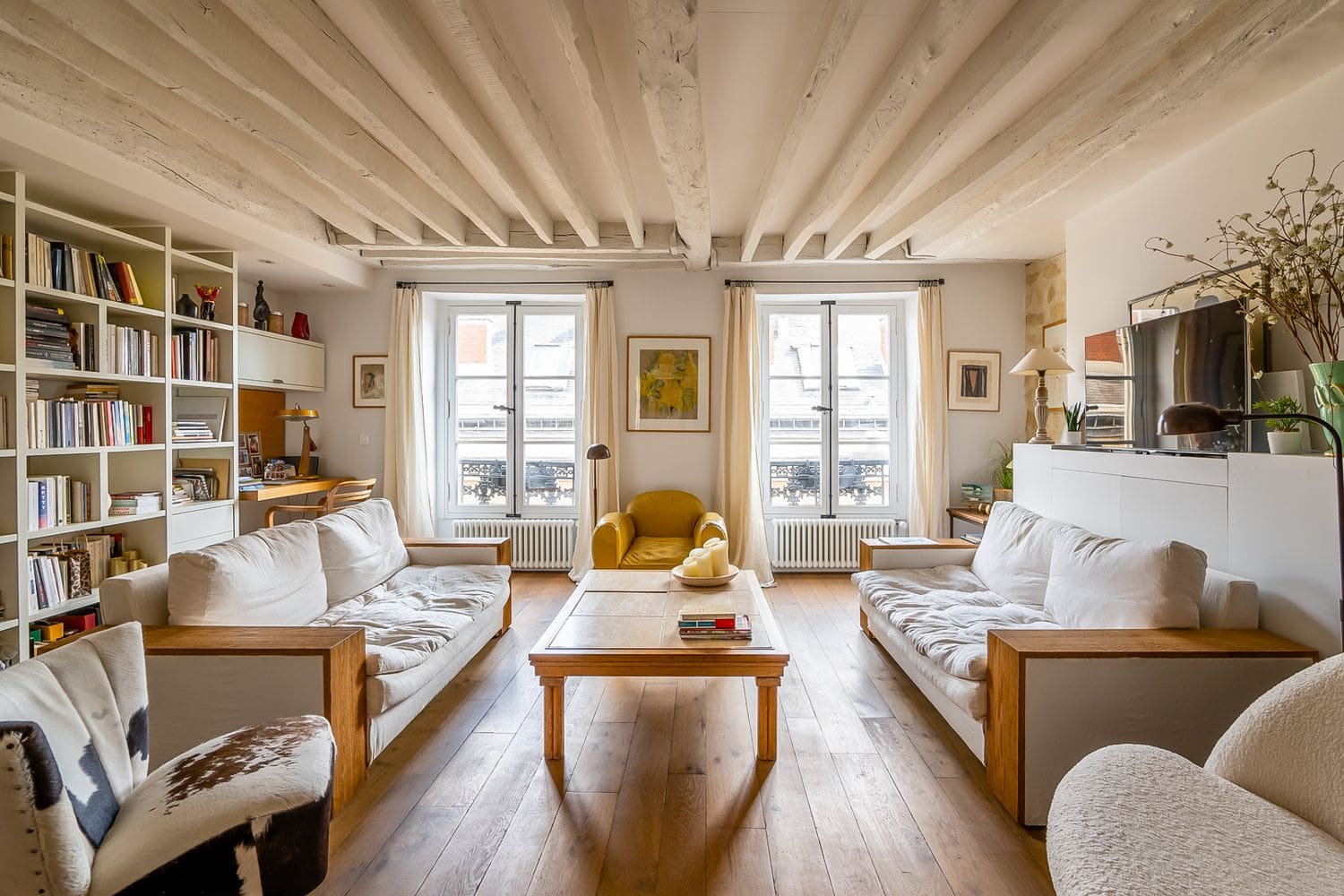 Appartement Lumière Odéon Paris: 1-Bedroom Duplex with Spa Near Jardin du Luxembourg in Paris