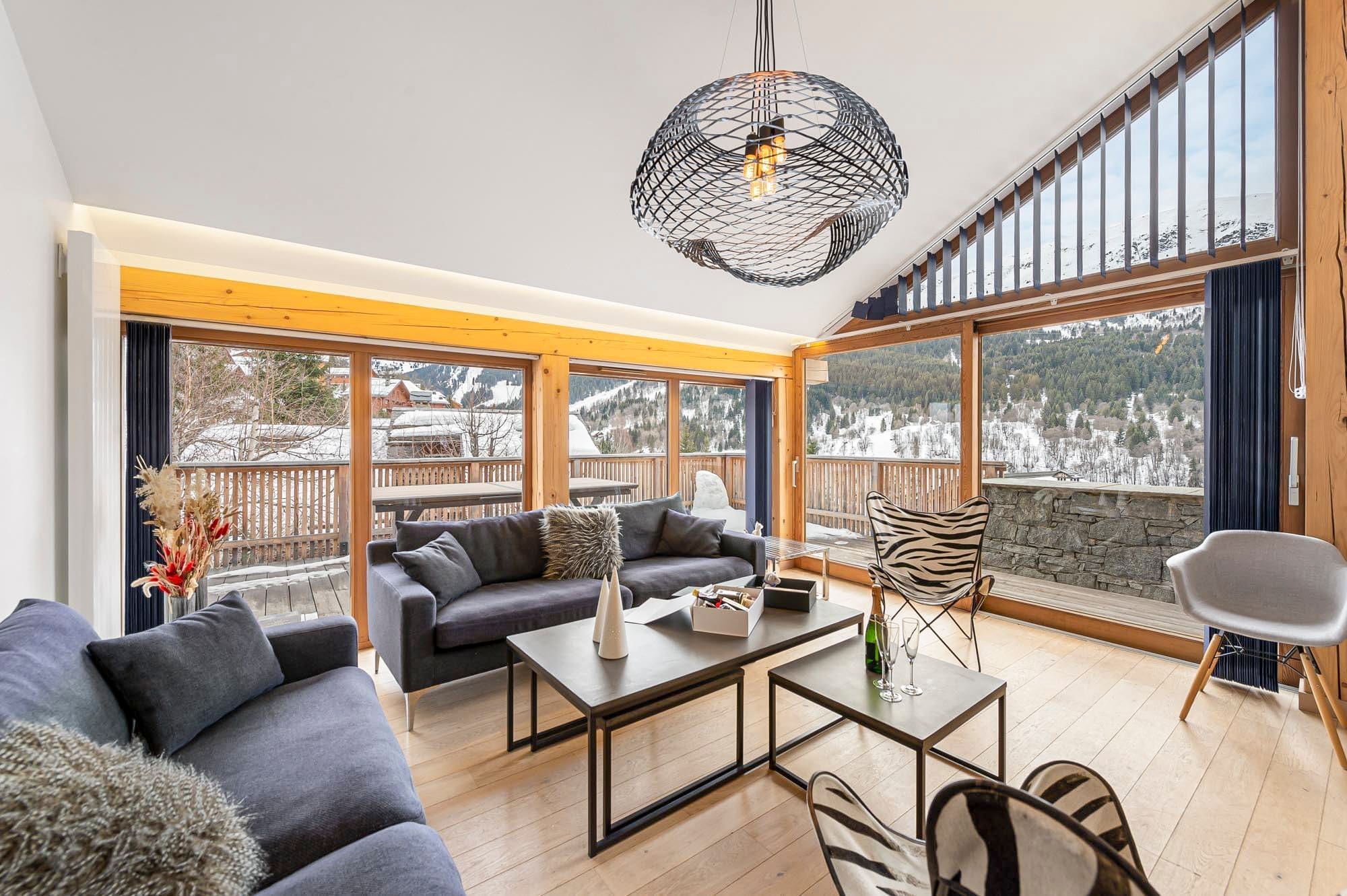 Chalet Émeraude Ronzuel Méribel: 6-Bedroom Ski Chalet with Sauna, Hot Tub & Spa in Meribel, F