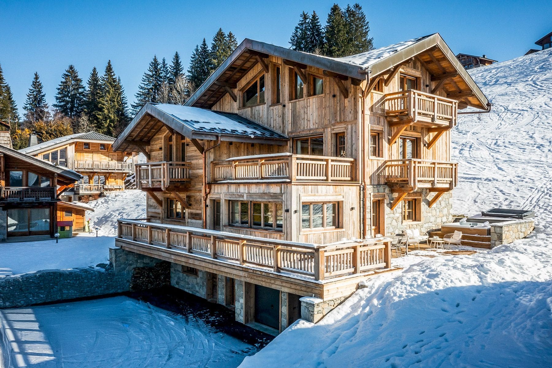 Chalet Lumière Chavannes Gets: 3 Bedroom Chalet Apartment Near Ski Lifts with Spa in Les Ge
