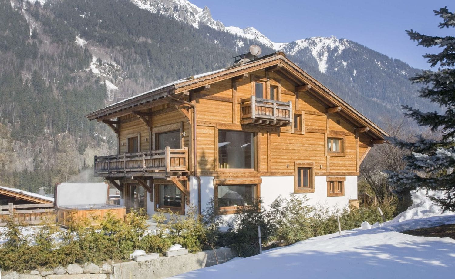 Chalet Sérénité Brévent Chamonix: 6-Bedroom Luxury Ski Chalet with Mont Blanc Views and Spa in