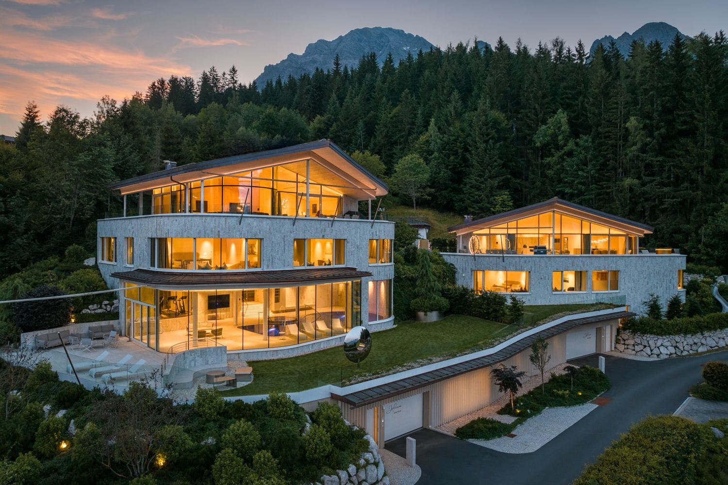 Chalet Sternglanz Asitz Leogang: 10-Bedroom Luxury Ski Chalet with Private Cinema, Spa & Moun