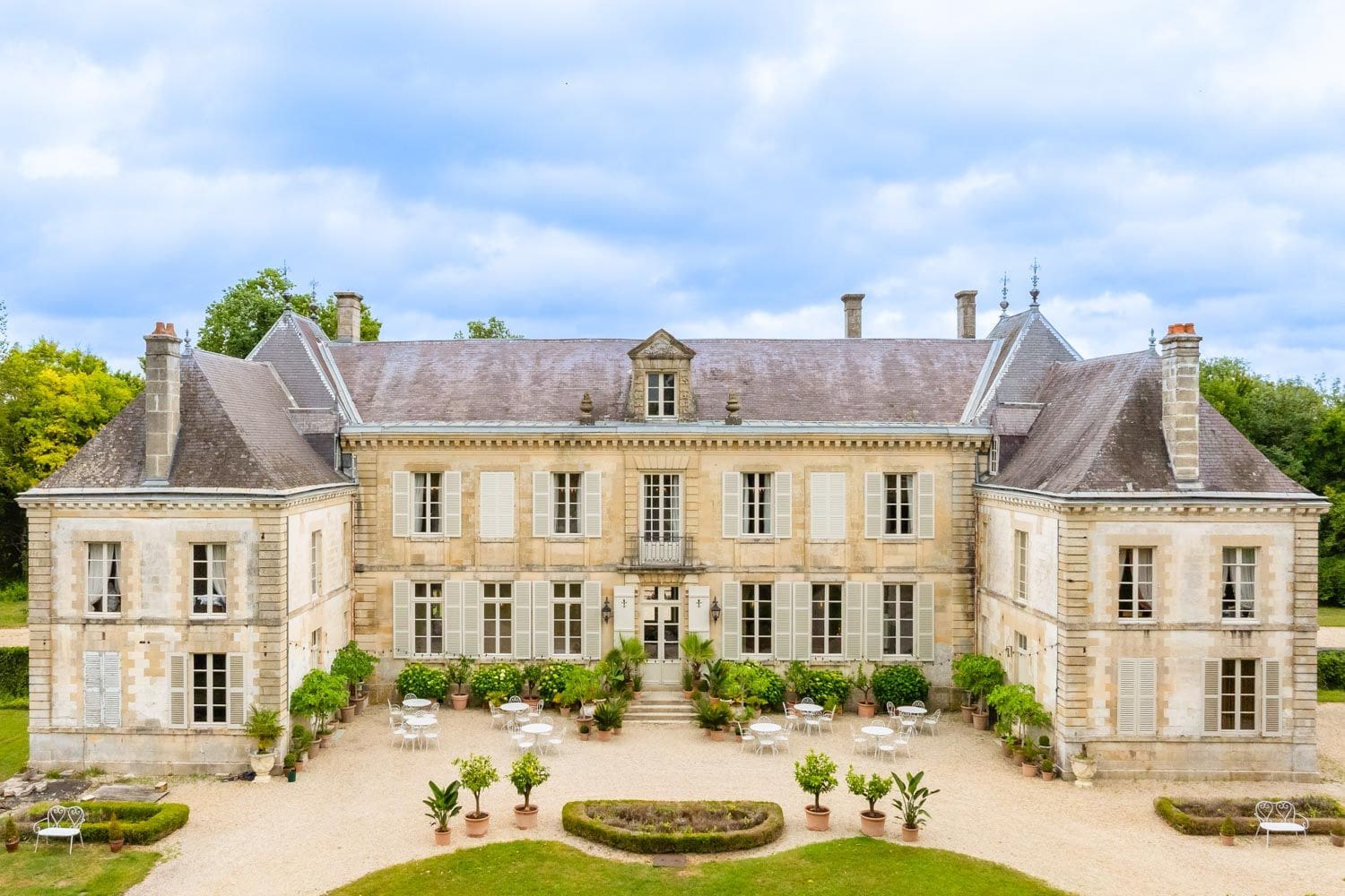 Château Lumière Pogny Mairy-sur-Marne: 15-Bedroom Historic Château with Spa and Chapel in Champagne