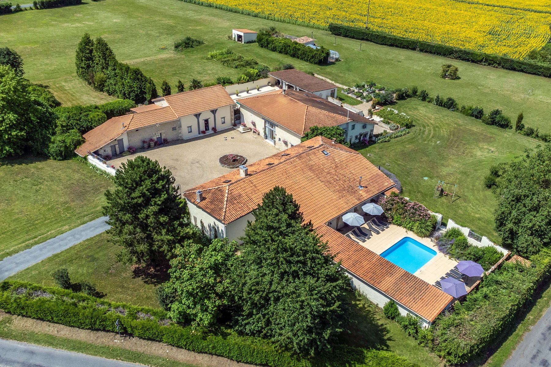 Château Tilleul Monflanquin Aquitaine: 5-Bedroom Countryside Estate with Spa in Aquitaine, France