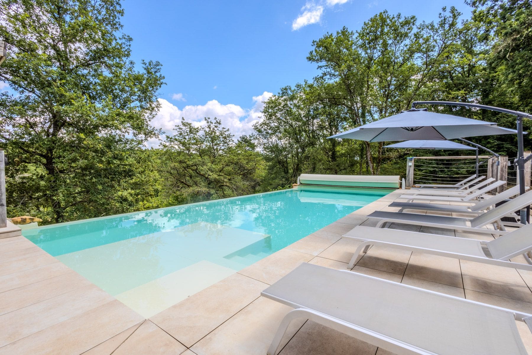 Maison Dorée Péchalifour Bergerac: 3-Bedroom Cottage with Spa in Woodland Setting Near Bergerac