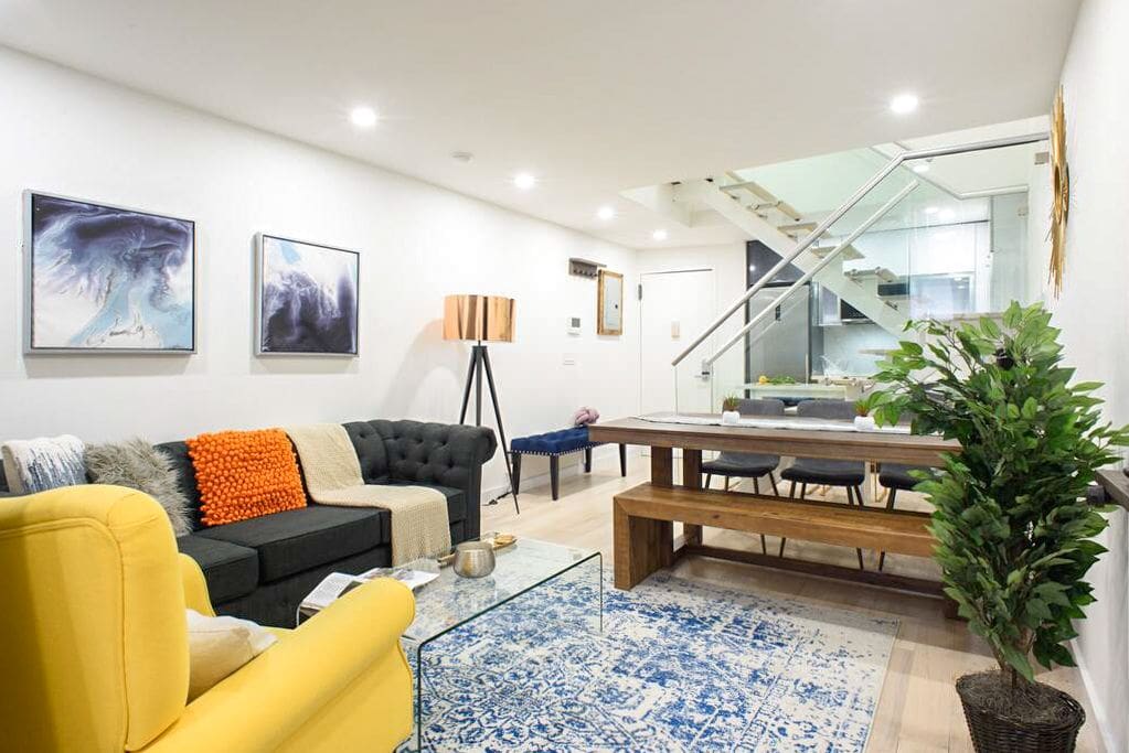 Mansion Aurore Strivers Manhattan: 3-Bedroom Luxury Villa Rental Manhattan with Air-Con in Stri