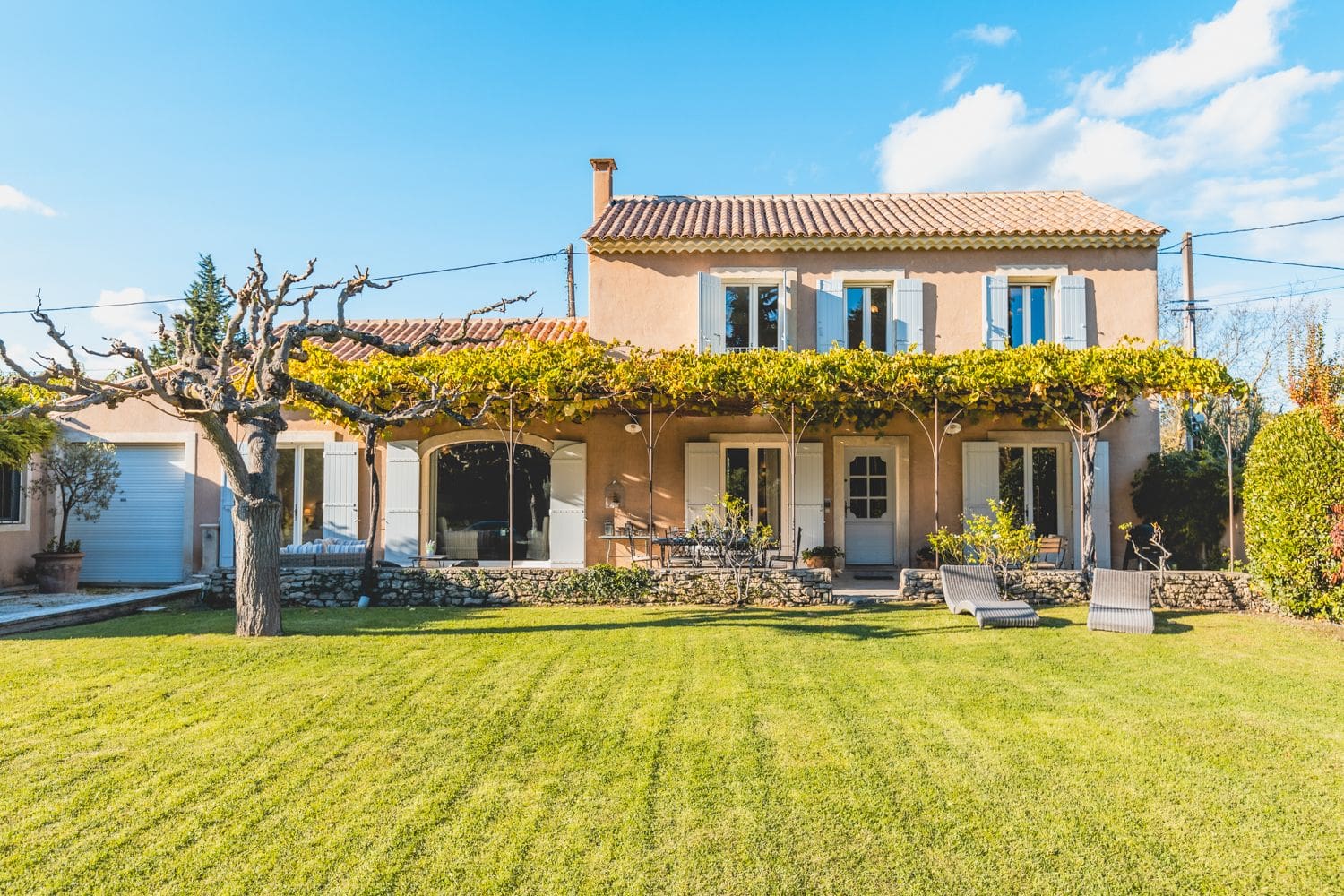 Mas Lavande Fontaine-de-Vaucluse Saumane: 5-Bedroom Provençal Farmhouse with Heated Pool in Luberon, F