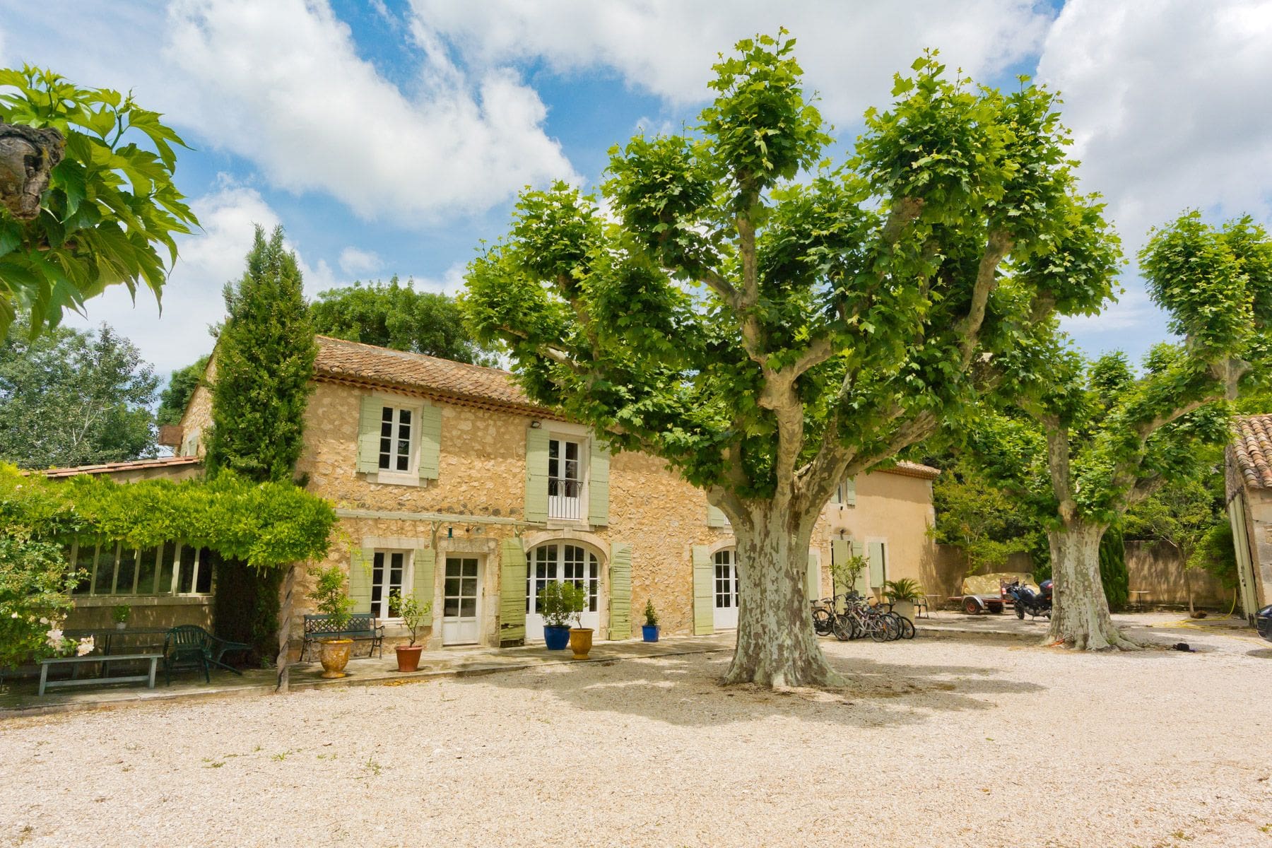 Mas Lavande Rasclaouse Provence: 5-Bedroom Heated Pool & Tennis Court Villa in Provence-Alpes