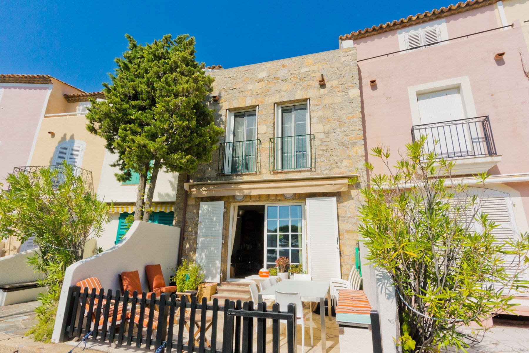 Mas Lavande Valensole Provence: 2-Bedroom Villa with Heated Infinity Pool and Mediterranean