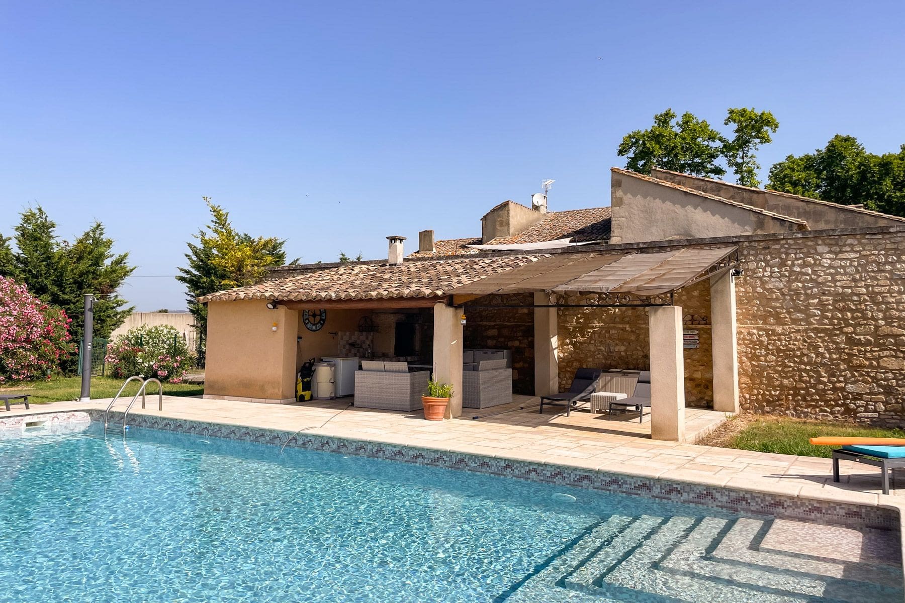 Mas Lumière Glanum Saint-Rémy: 4-Bedroom Villa with Heated Pool and Spa in Saint Remy de Pr