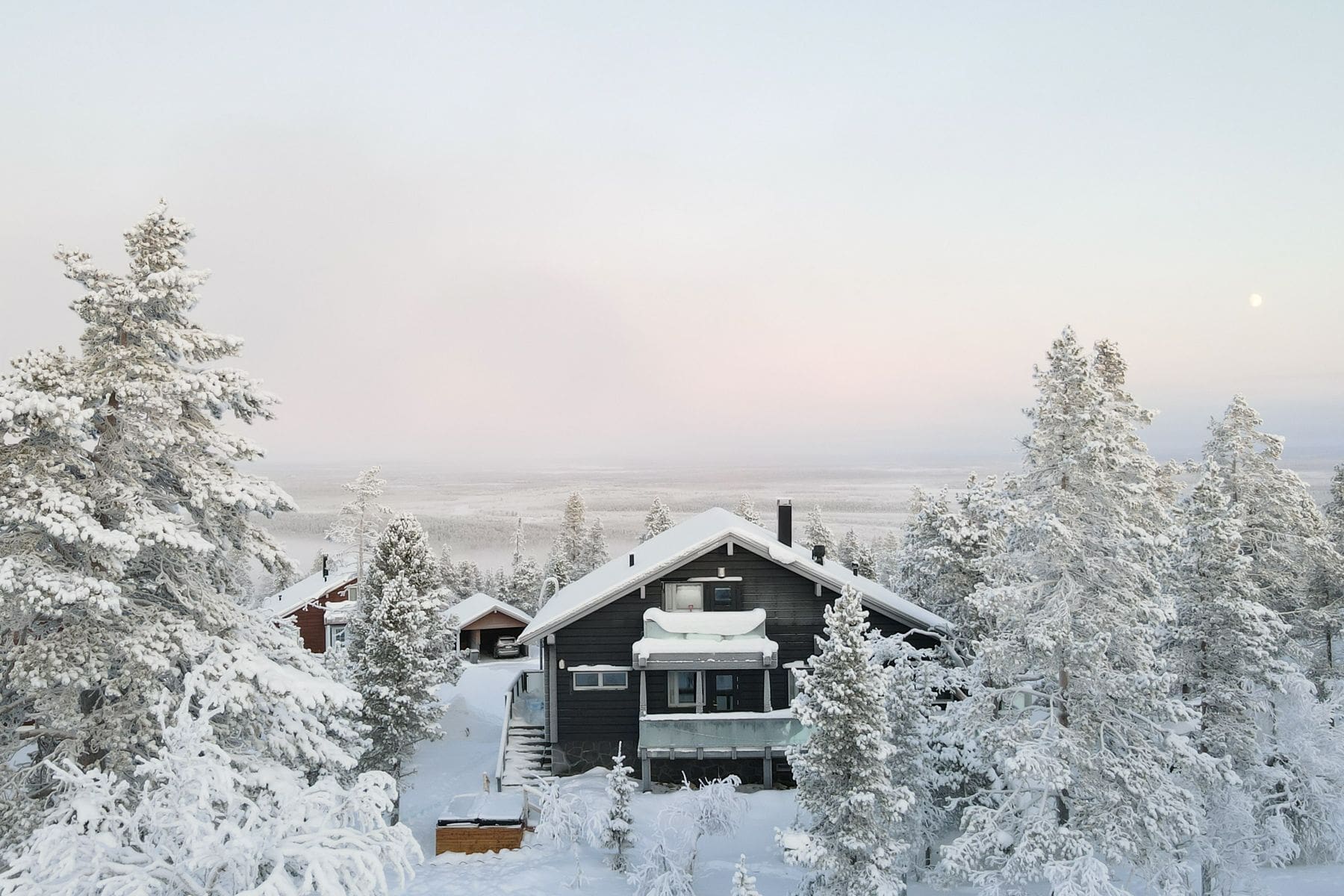 Mökki Revontuli Kätkätunturi Levi: 5-Bedroom Arctic Chalet with Hot Tub, Sauna & Northern Light