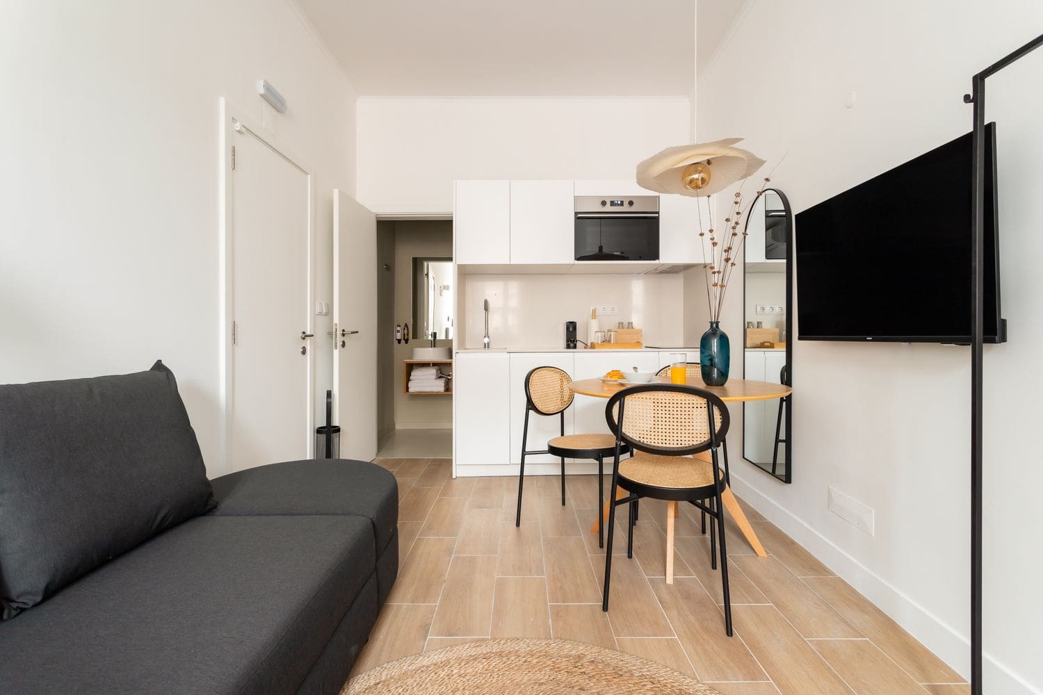 Palácio Dourado Alfama Lisbon: 2-Bedroom Penthouse with River Views and Spa in Historic Lis