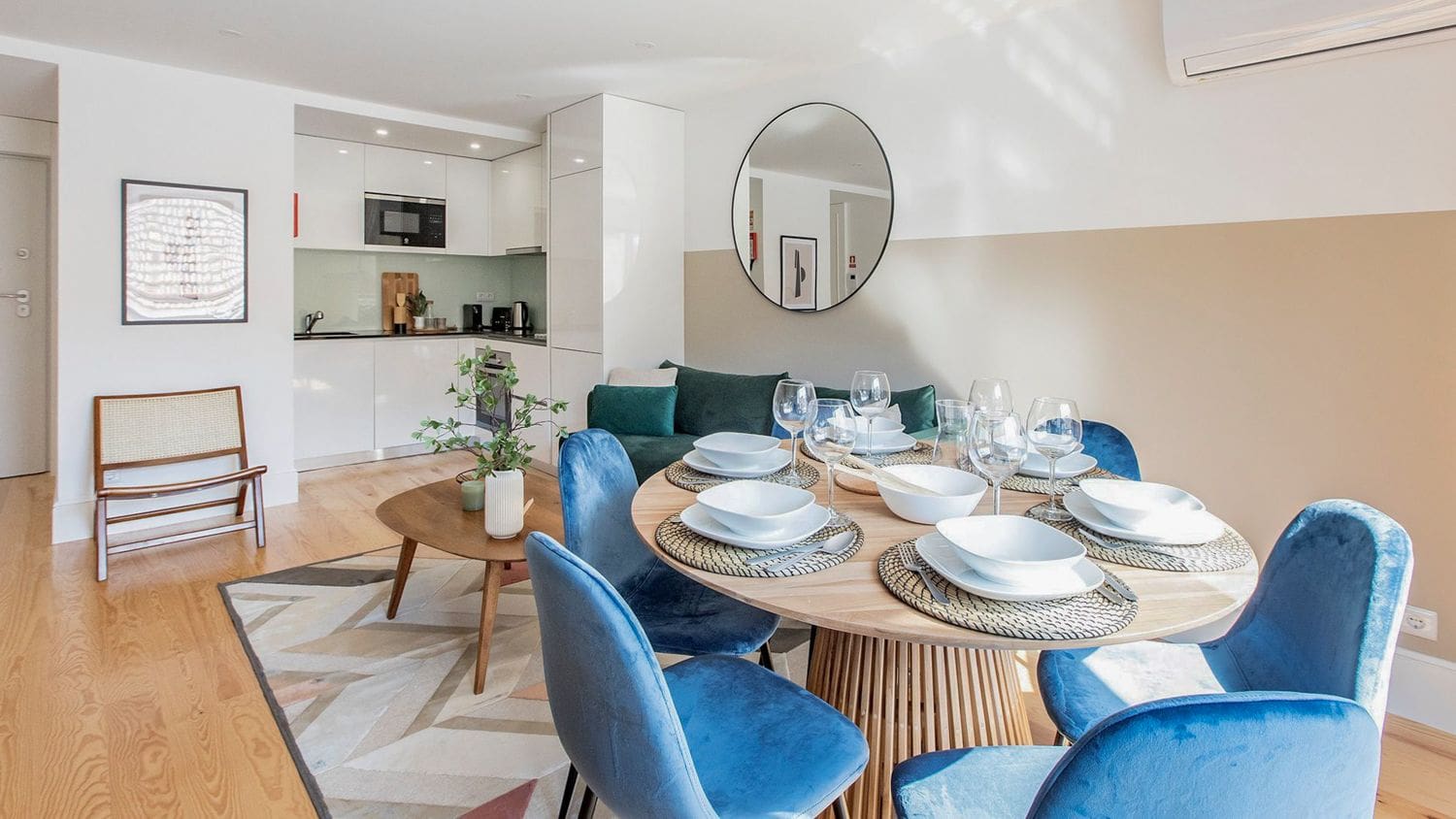 Vila Dourada Callie Portugal: 3-Bedroom Duplex with Spa on Porto’s Most Historic Street |