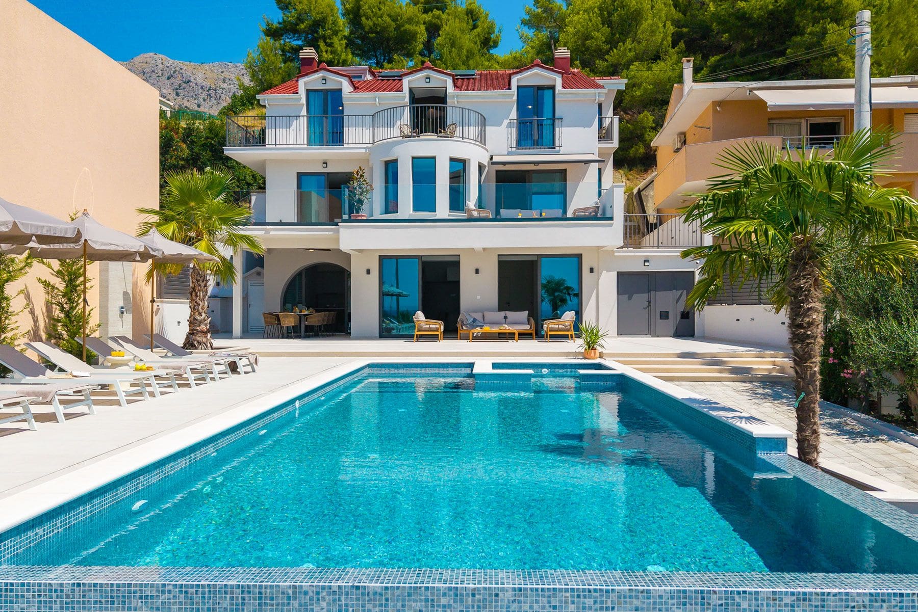 Villa Bura Perun Split: 6-Bedroom Seafront Villa with Heated Pool and Spa in Podstra