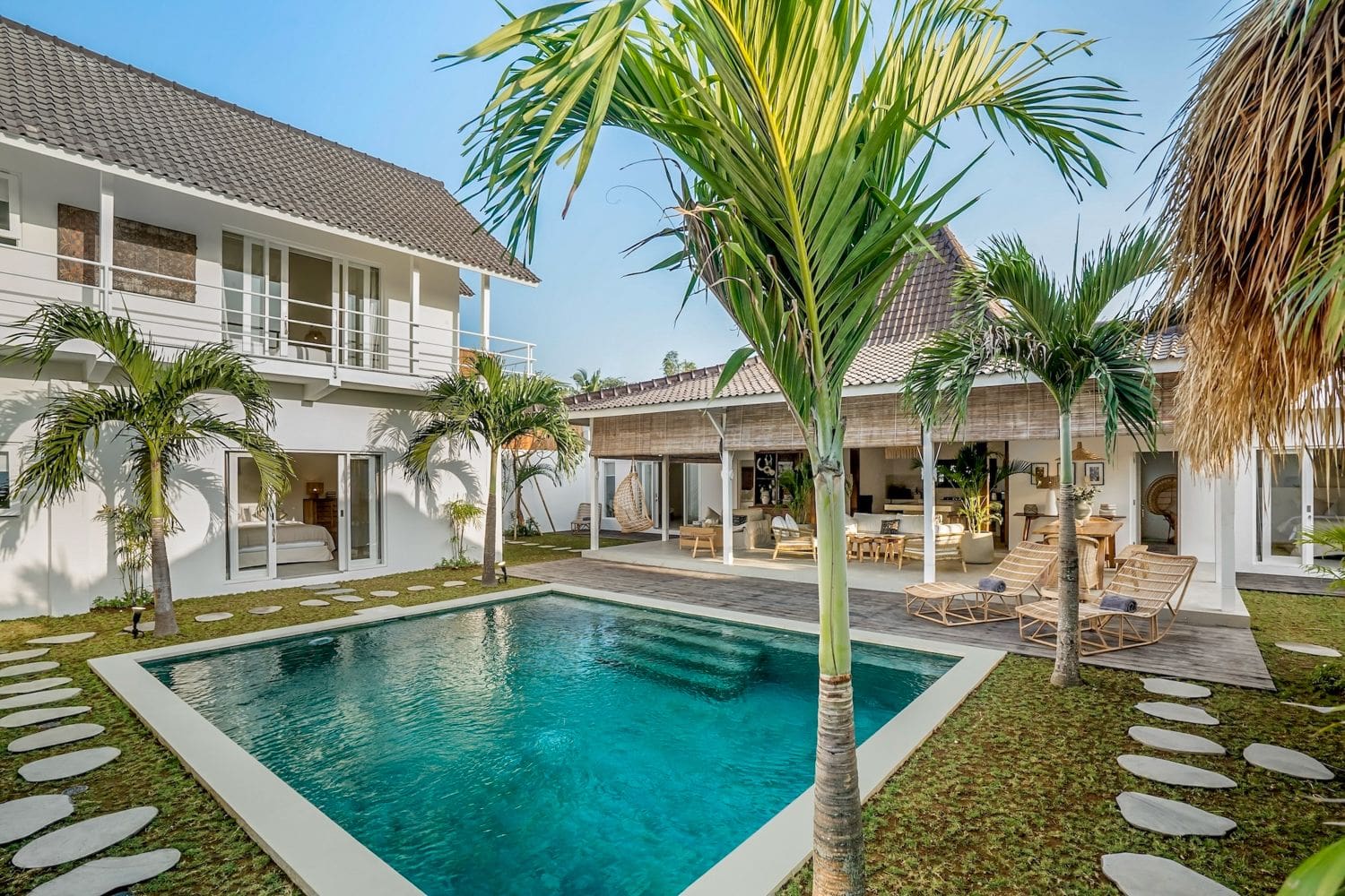 Villa Cahaya Petitenget Seminyak: 5-Bedroom Villa with Spa & Pool in Seminyak, Bali – Sleeps 1