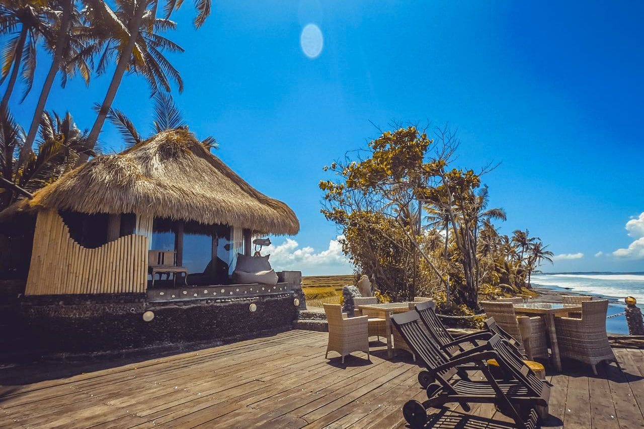 Villa Cahaya Tibubiu Bali: 1-Bedroom Beachfront Villa Just Steps from Pasut Beach in Ba