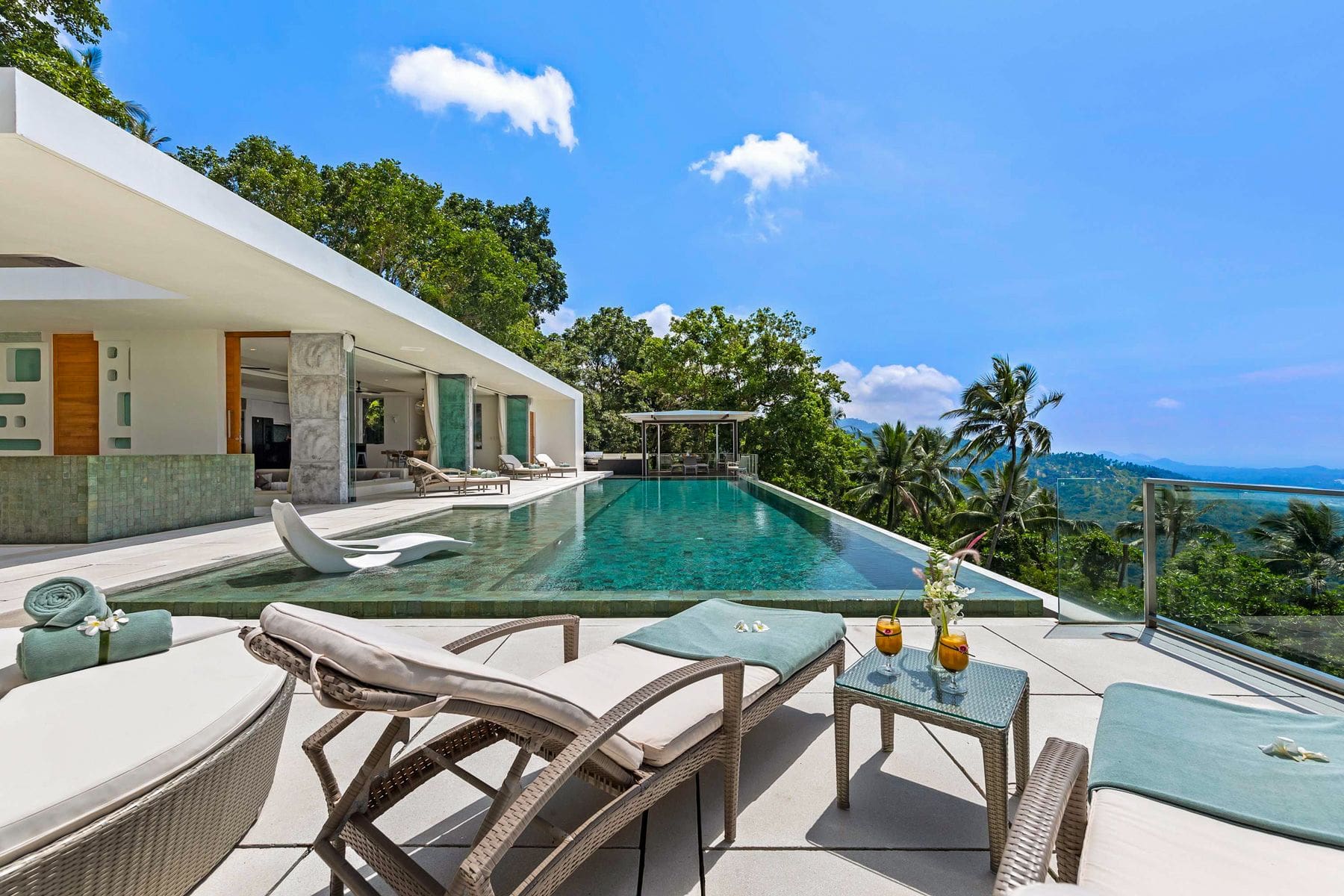 Villa Chantra Bangpo Samui: 5-Bedroom Hilltop Villa with Infinity Pool and Panoramic Oce