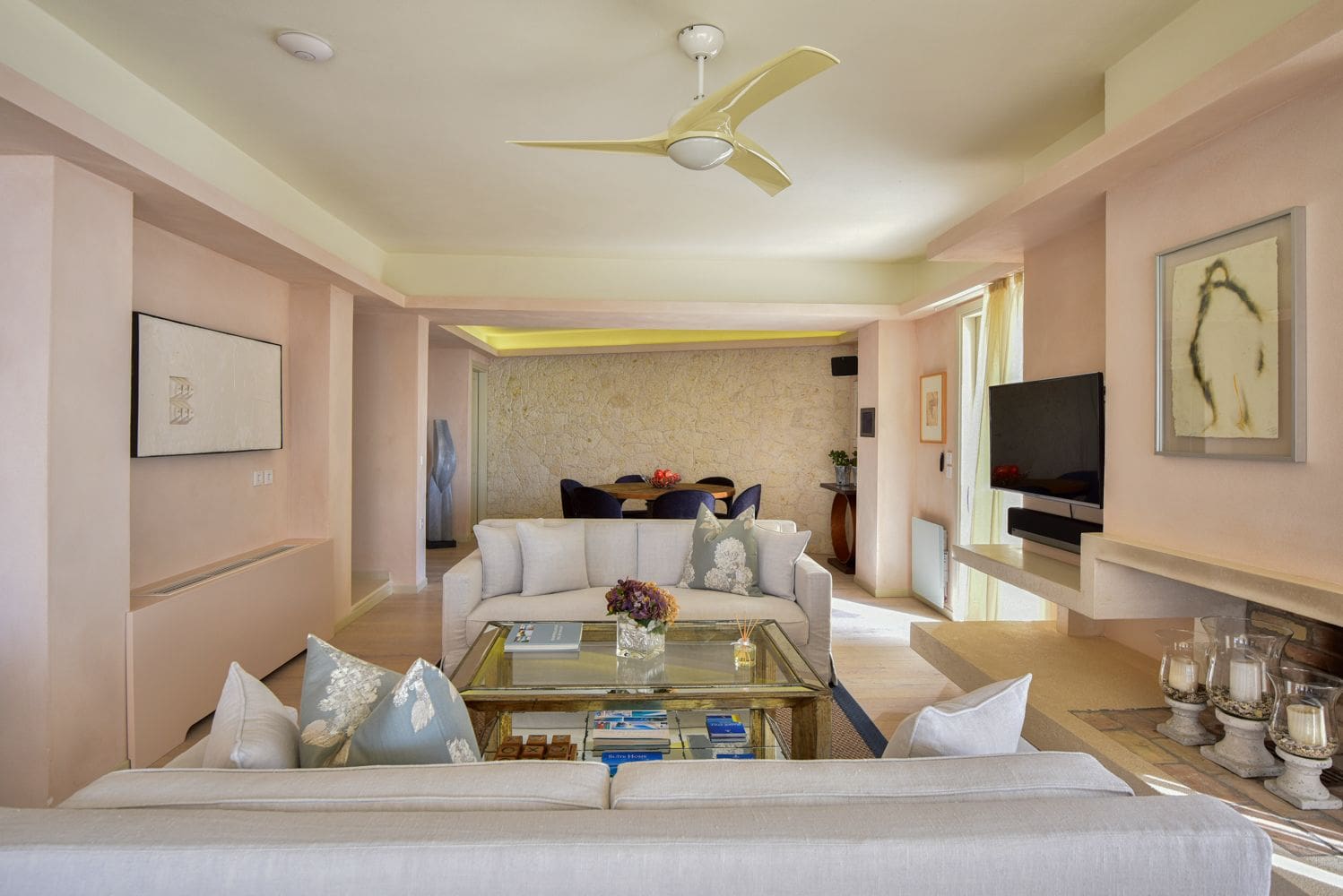 Villa Chrysafgi Ipsos Corfu: 3-Bedroom Seafront Villa with Infinity Pool and Hot Tub in B