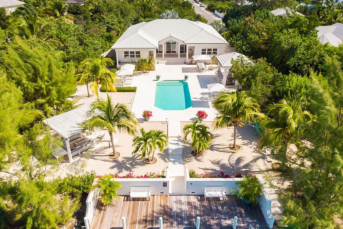 Villa Dorada Frigate Caribbean: 5-Bedroom Waterfront Villa with Pool and Spa in Turks and Ca