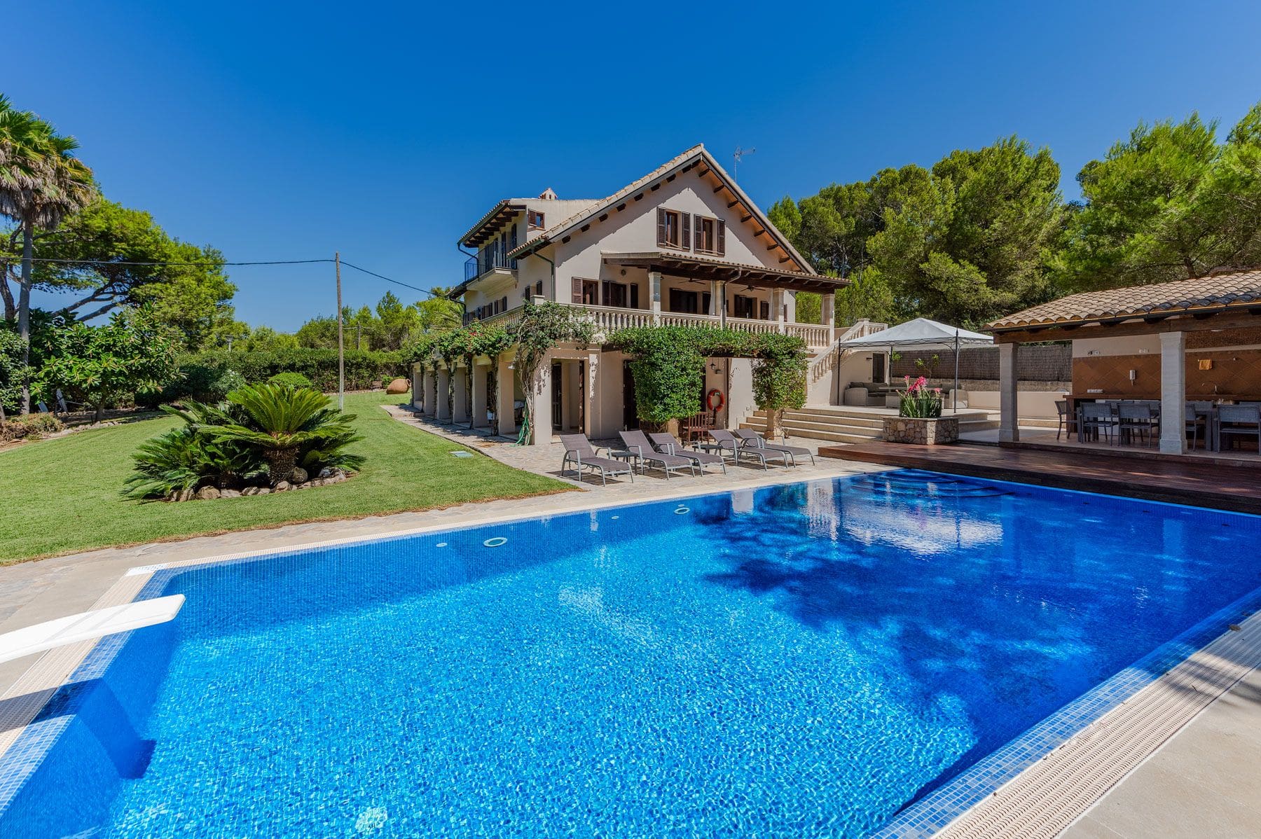 Villa Dorada Pollentia Alcudia: 6-Bedroom Seaview Villa with Heated Pool and Spa in Alcudia,