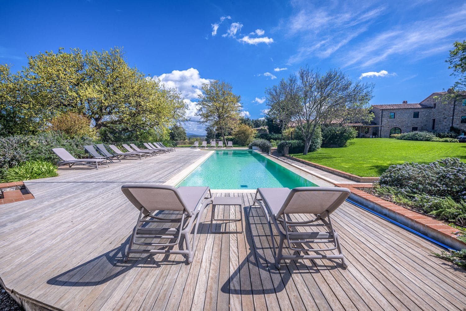 Villa Dorata Belvedere Suvereto: 7-Bedroom Tuscan Villa with Infinity Pool and Hot Tub on the