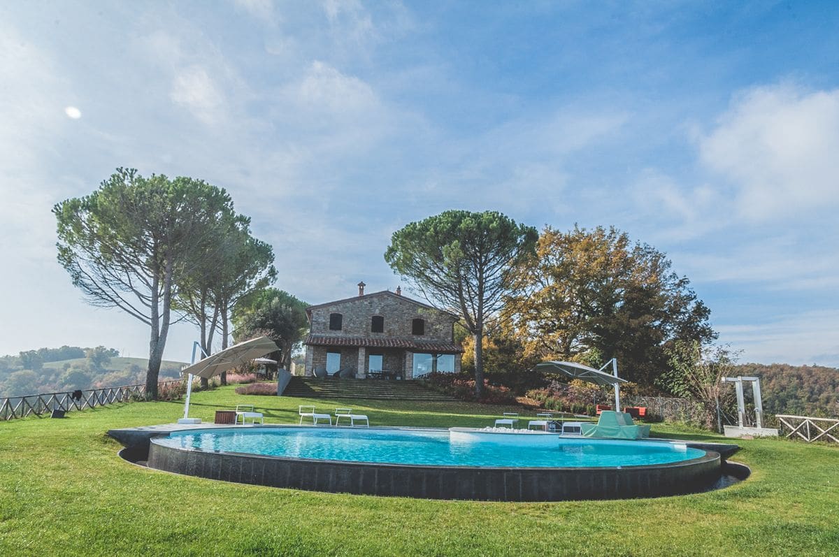 Villa Dorata Fontivegge Perugia: 5-Bedroom Villa with Heated Pool, Spa and Tennis Court in Pe