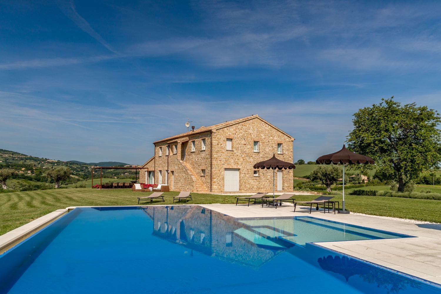 Villa Dorata Helvia Macerata: 5-Bedroom Countryside Villa with Pool and Spa in Macerata, L