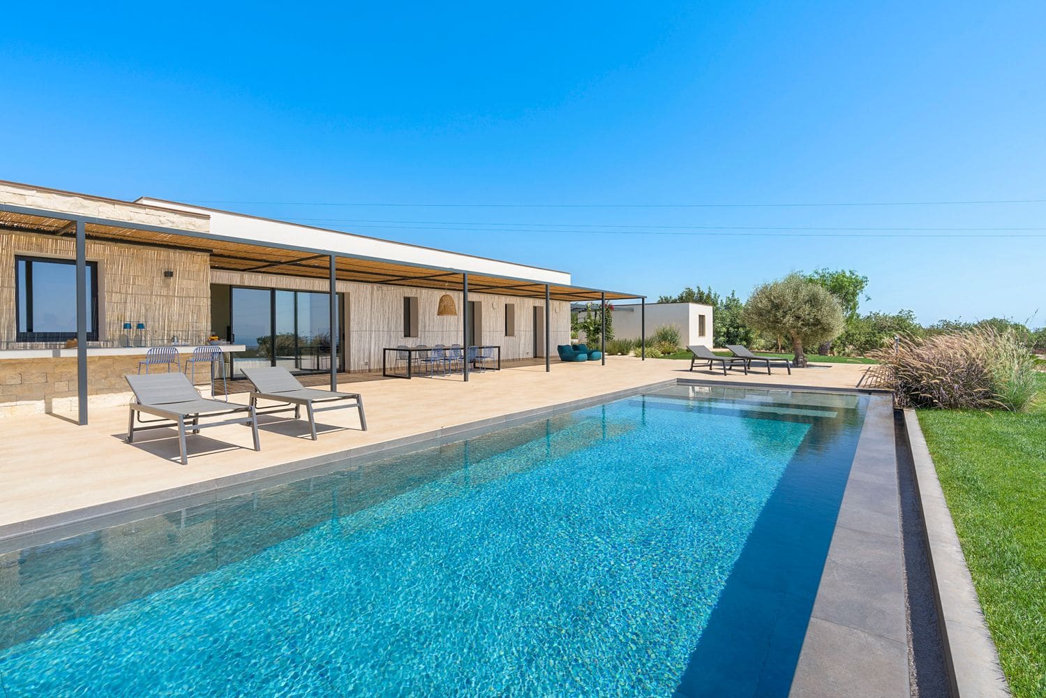 Villa Dorata Ibla Ragusa: 4-Bedroom Villa with Infinity Pool and Sea Views in Ragusa,