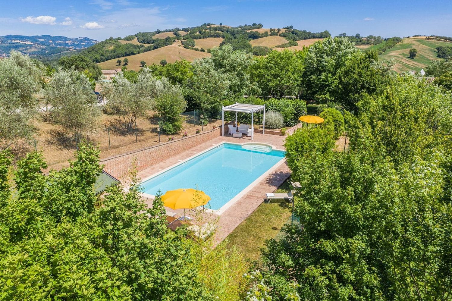 Villa Dorata Montesecco Pergola: 3-Bedroom Villa with Private Pool, Spa & Countryside Views i