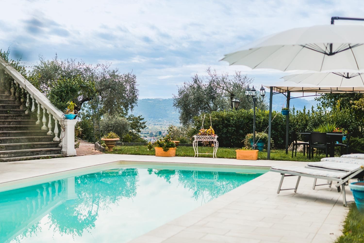 Villa Dorata Vallecchia Castelnuovo: 5-Bedroom Hilltop Villa with Tennis Court and Panoramic View