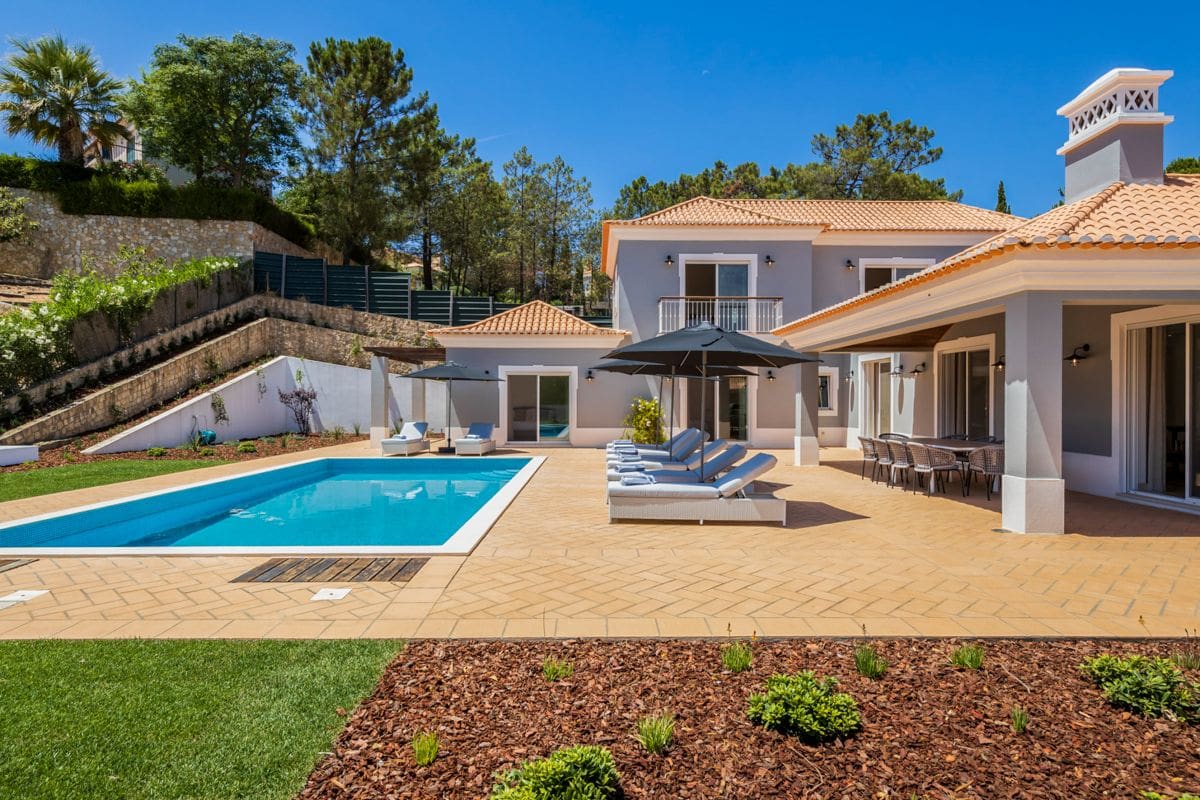 Villa Dourada Garrão Lago: 5-Bedroom Villa with Heated Pool and Spa in Quinta do Lago,