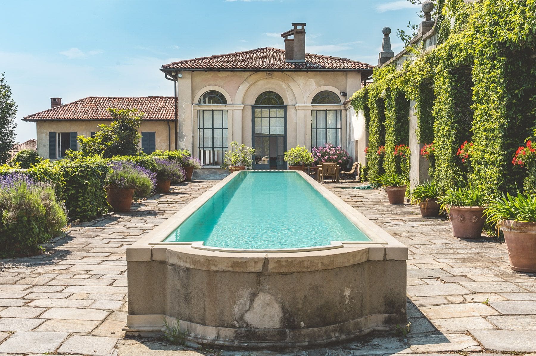 Villa Glicine Schiranna Varese: 6-Bedroom Lakeside Retreat with Spa and Tennis Court on Lake