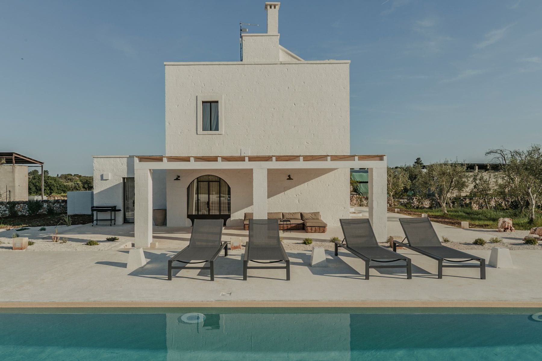 Villa Mandorlo Montalbano Ostuni: 3-Bedroom Villa with Heated Pool and Spa in Puglia’s White C