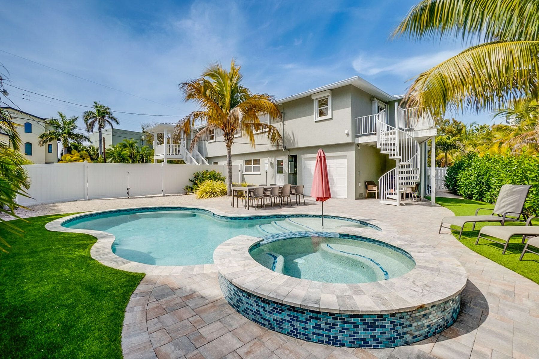 Villa Marisol Coquina Anna Maria: 5-Bedroom Beachfront Heated Pool Villa on Anna Maria Island,