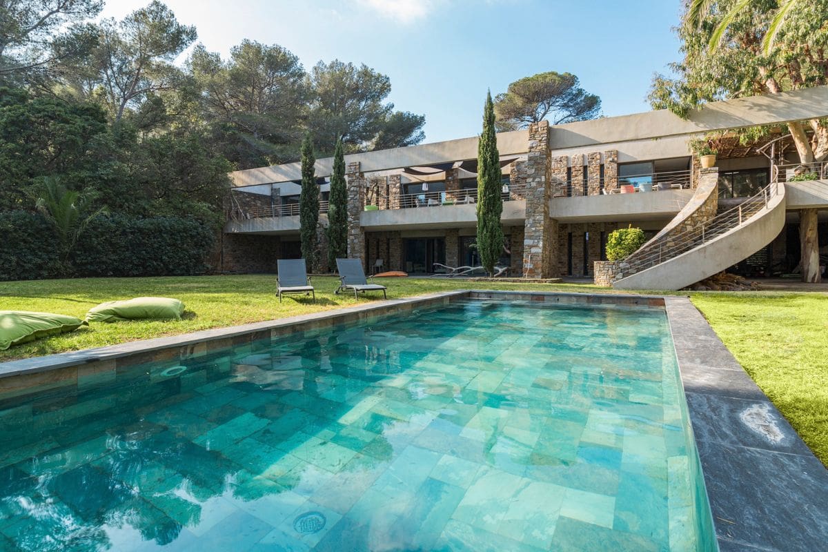 Villa Mimosa Cabasson Bormes: 6-Bedroom Villa with Heated Pool, Tennis Court & Sea Views i