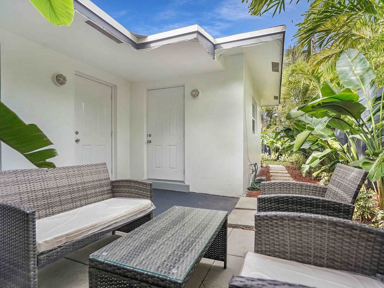 Villa Radiance Riverwalk Lauderdale: 2-Bedroom Beachfront Luxury Apartment Rental in Fort Lauderd
